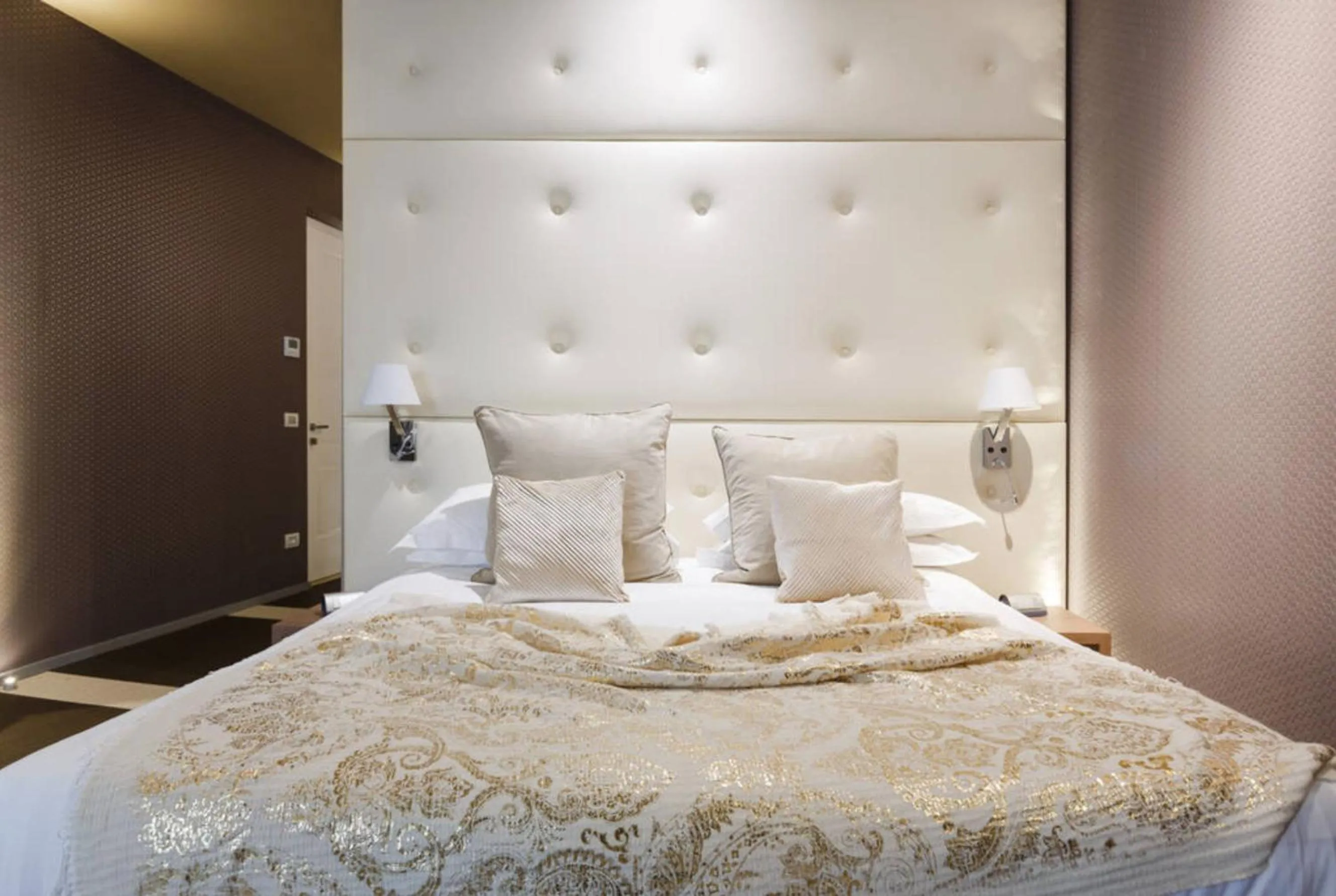 Bed in Private Luxury Suites