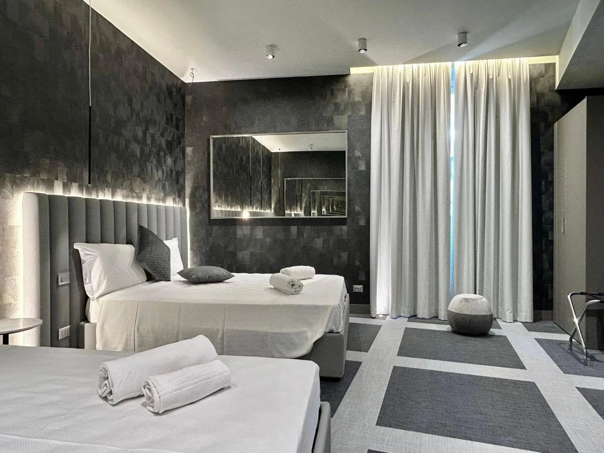 Photo of the whole room, Bed in Private Luxury Suites