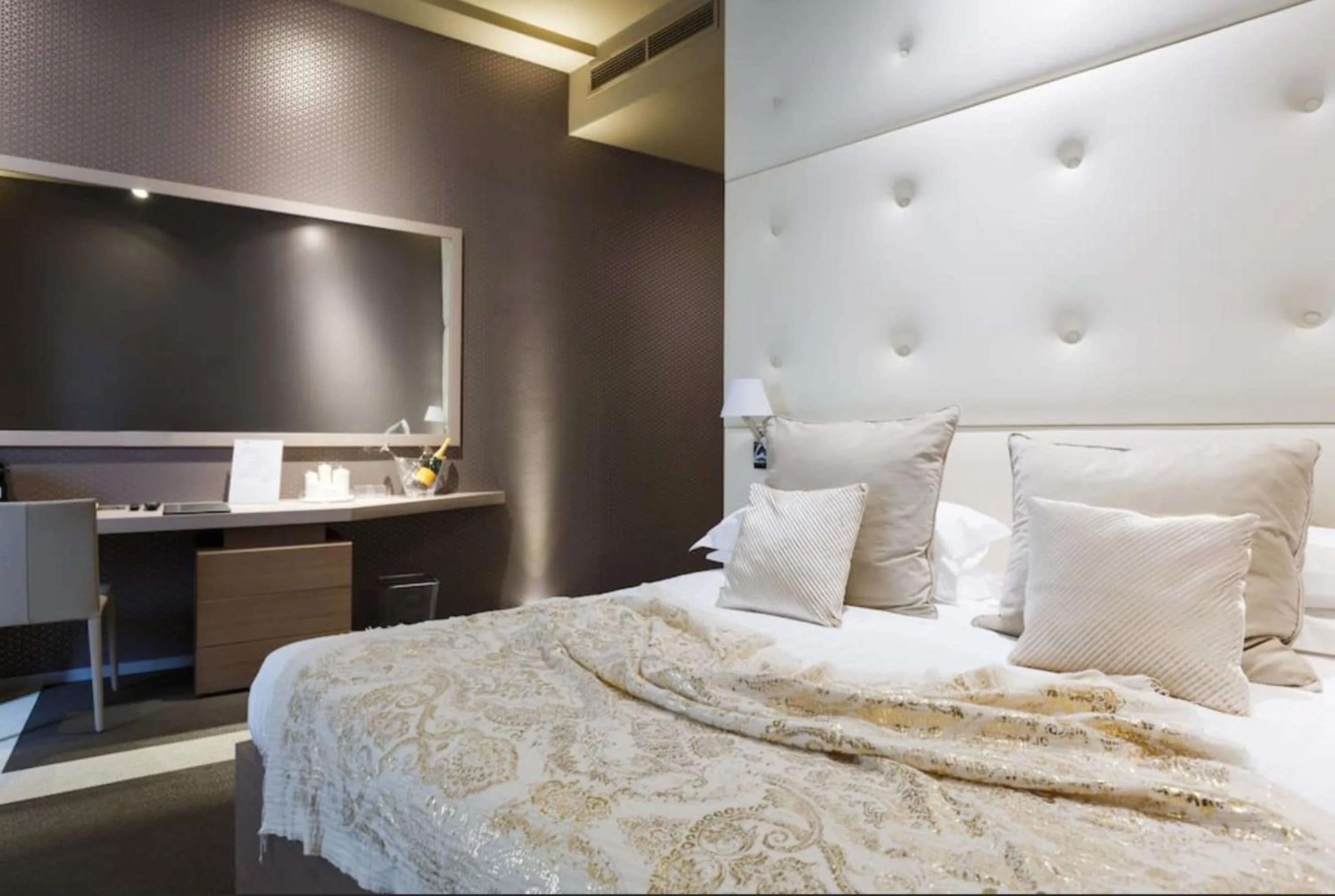 Bed in Private Luxury Suites