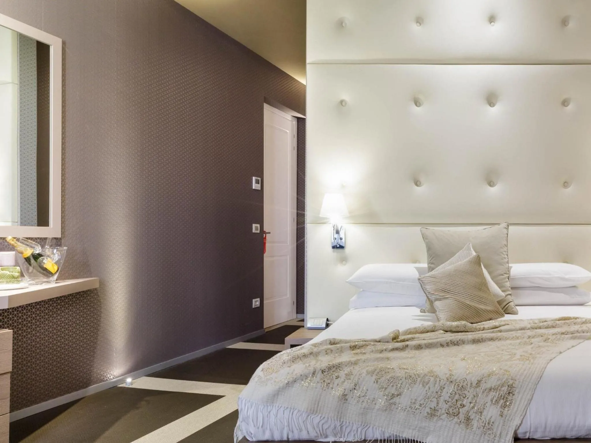Bedroom, Bed in Private Luxury Suites
