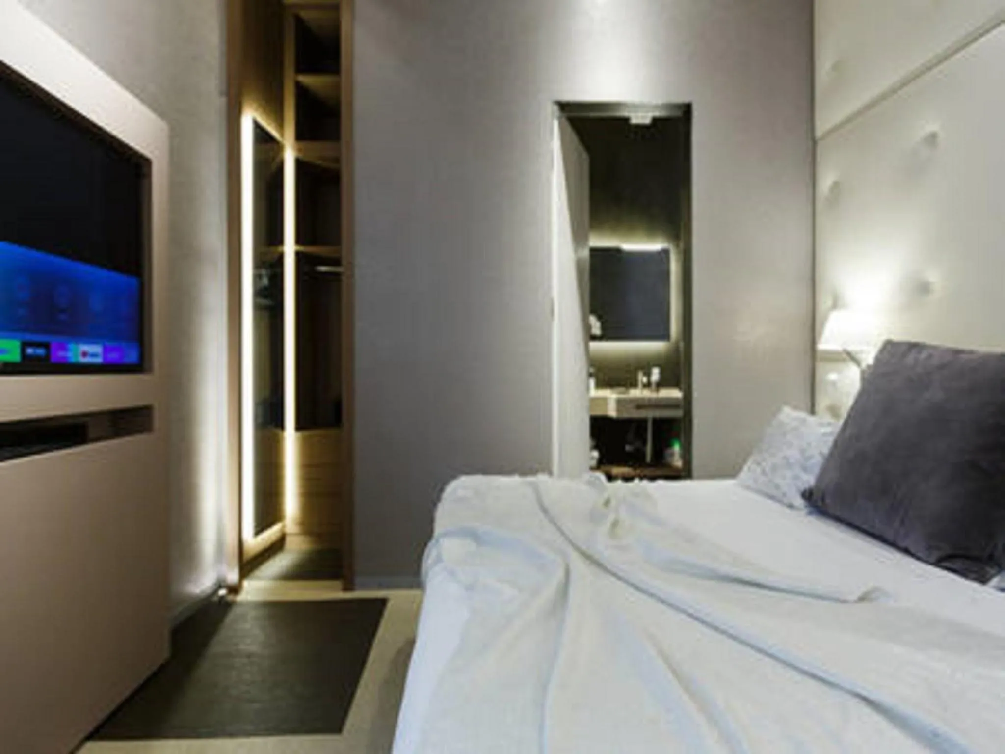 Bed in Private Luxury Suites