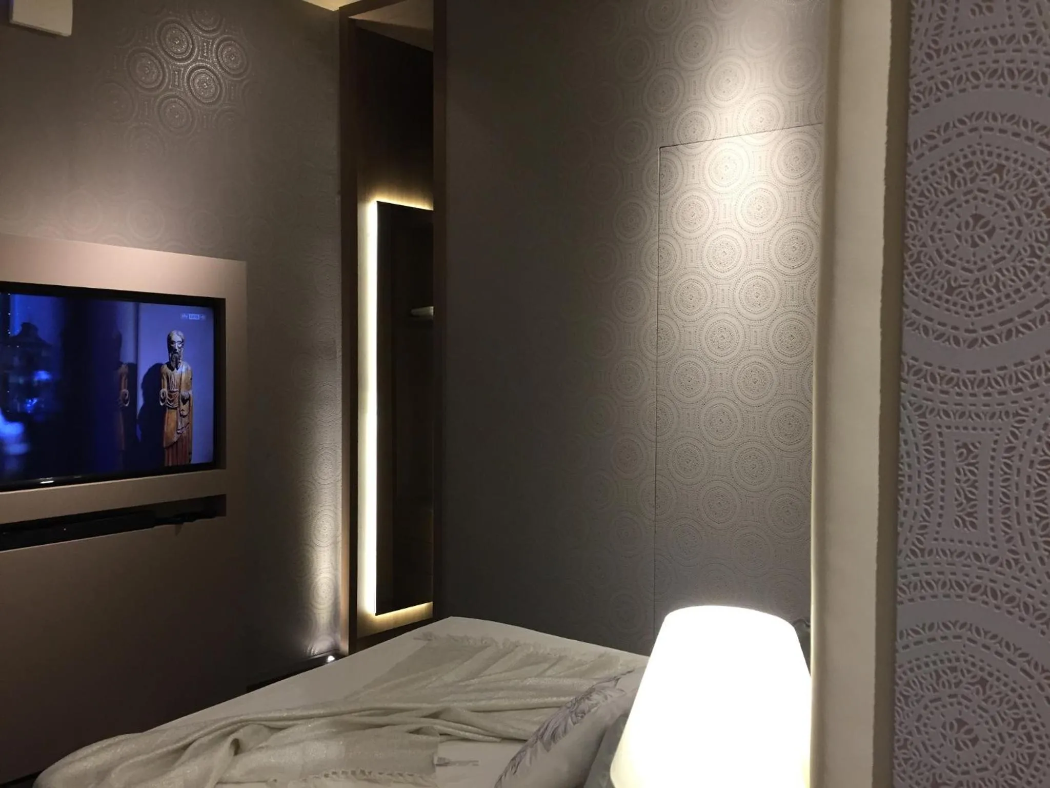 Bedroom, Bed in Private Luxury Suites