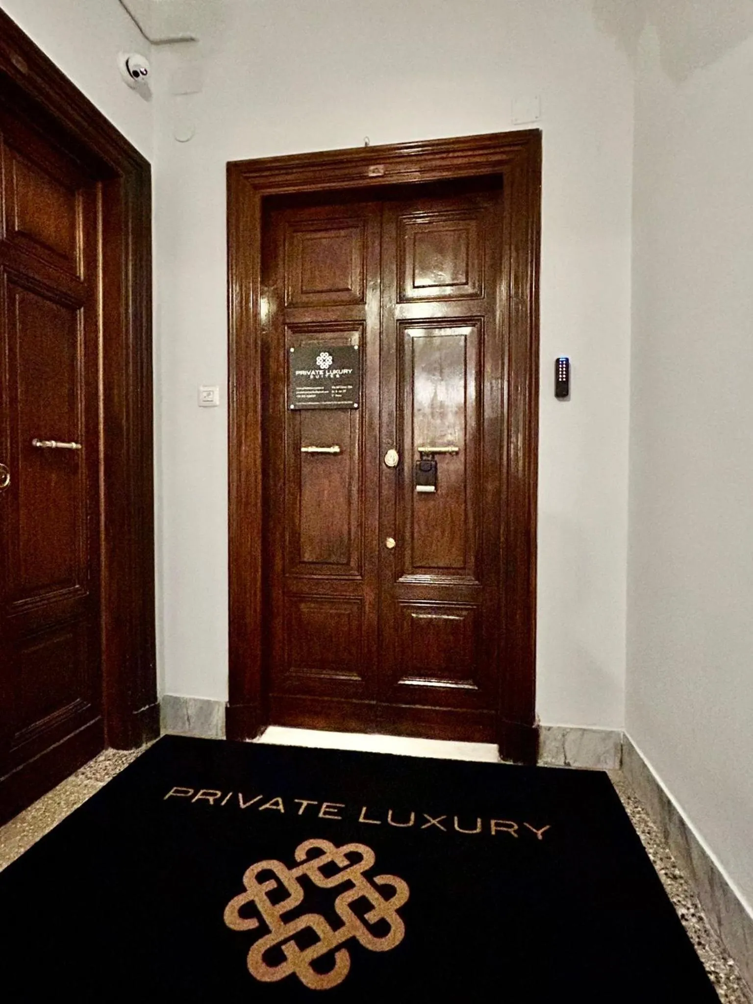 Facade/entrance in Private Luxury Suites
