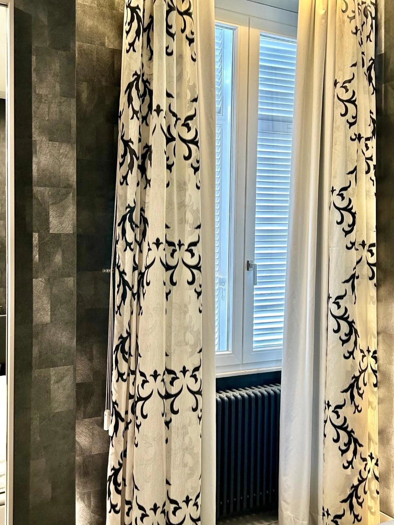 Decorative detail in Private Luxury Suites
