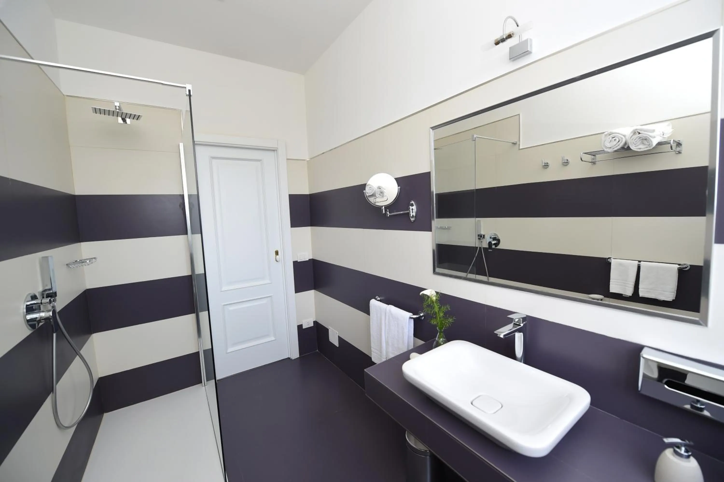 Bathroom in Bella Sorrento B&B