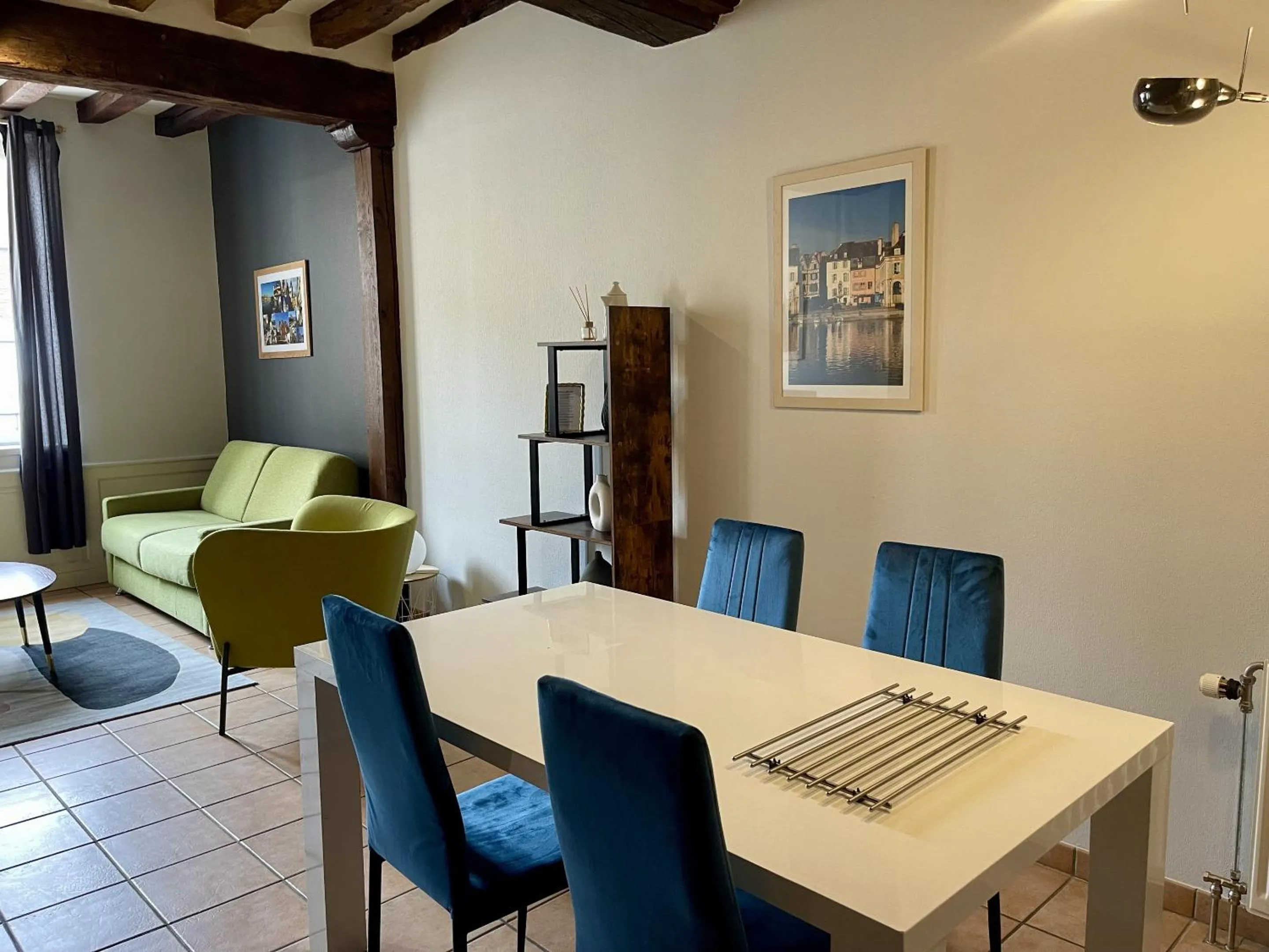 Dining area in Appartement Le Coche d'Eau Auxerre Les Quais