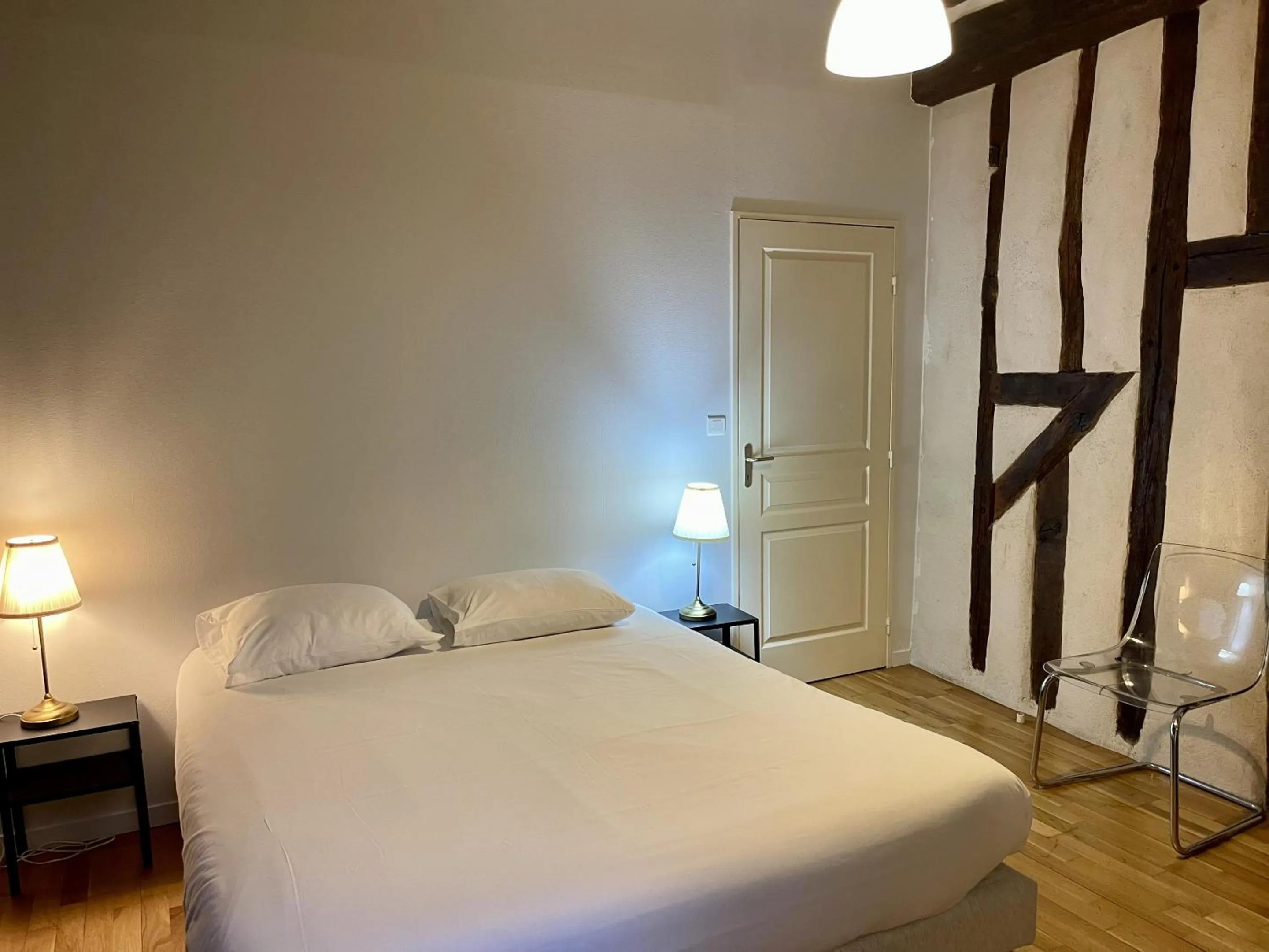 Bedroom, Bed in Appartement Le Coche d'Eau Auxerre Les Quais