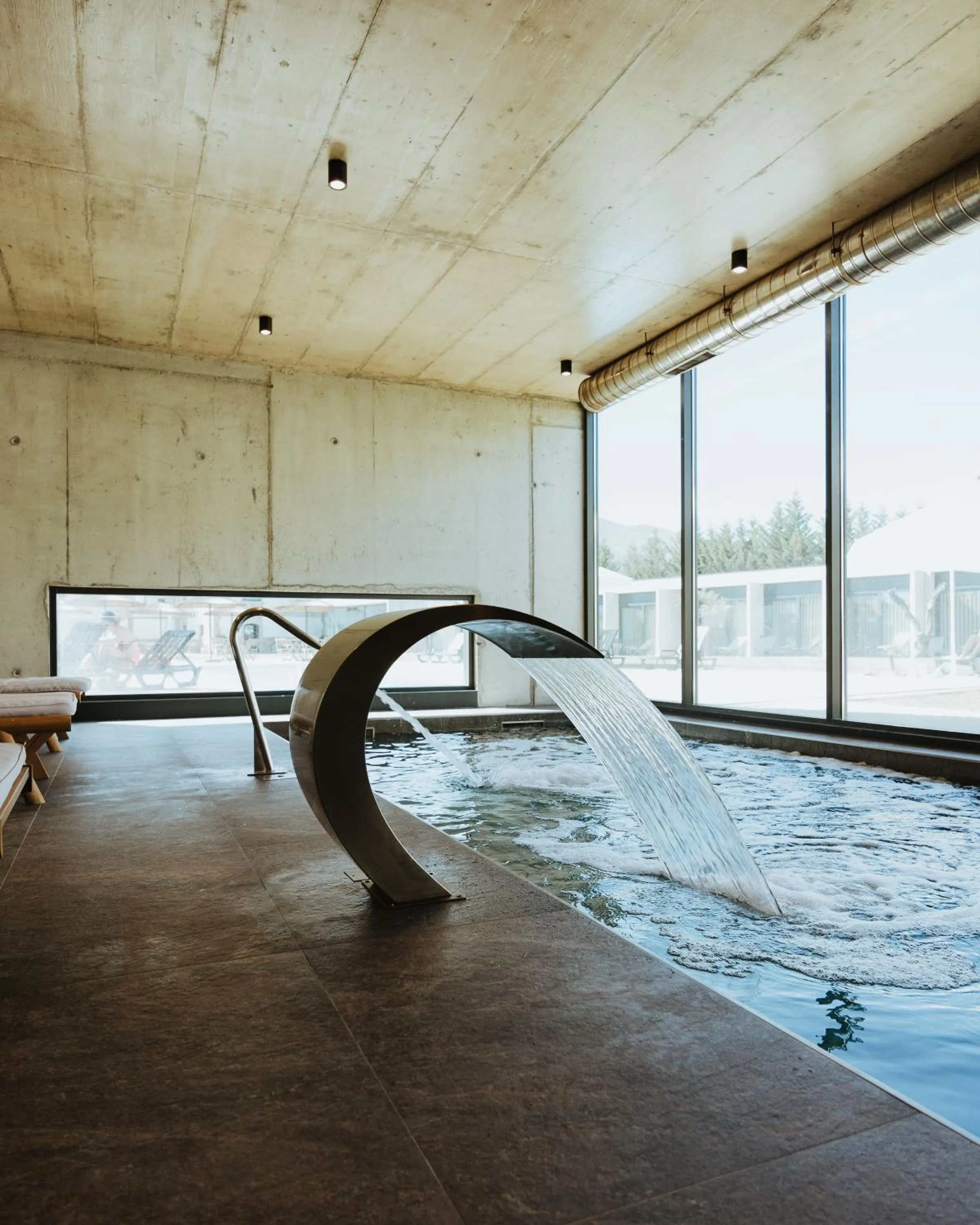 Swimming pool in Borralha Hotel, Restaurante & Spa