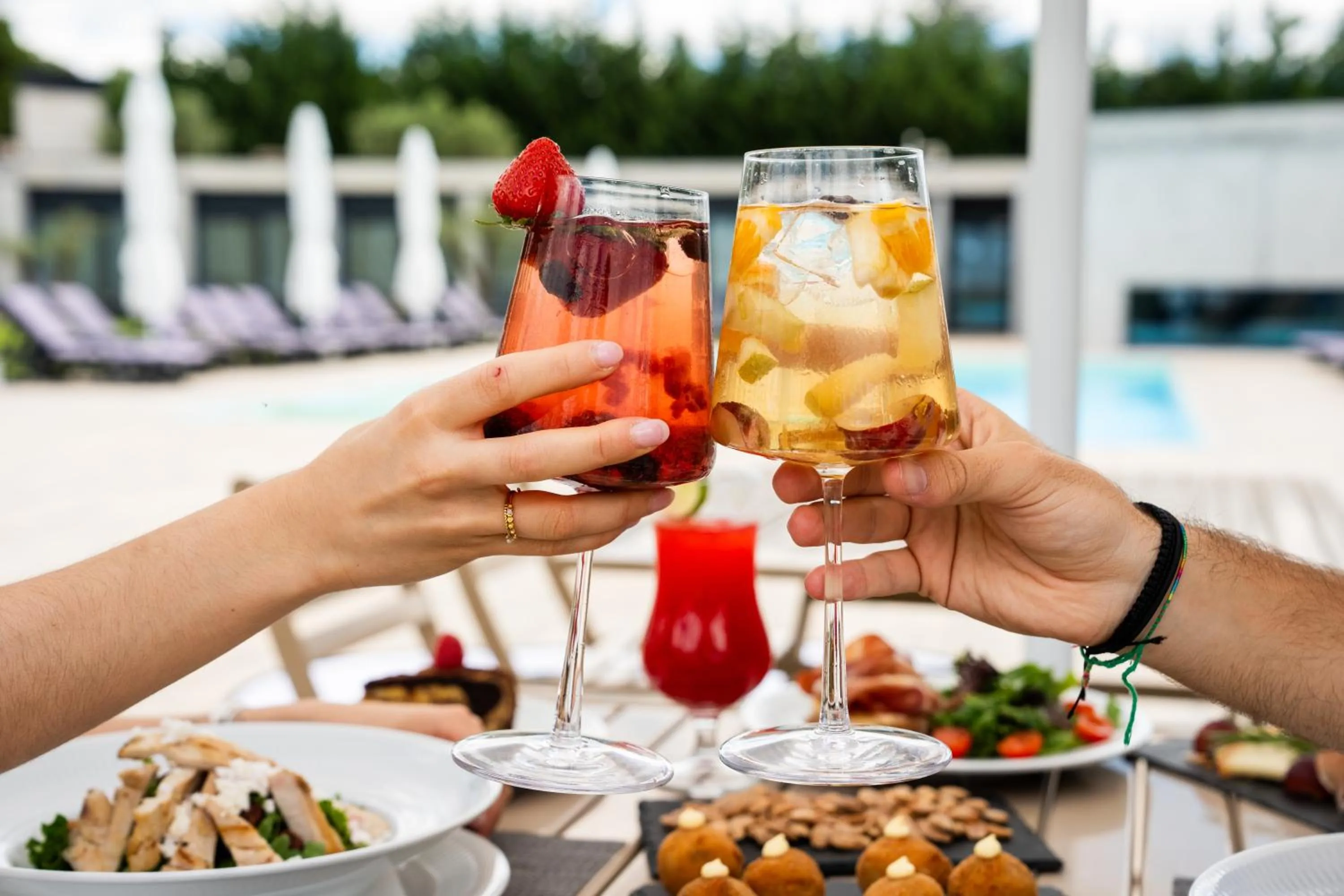 Swimming pool in Borralha Hotel, Restaurante & Spa