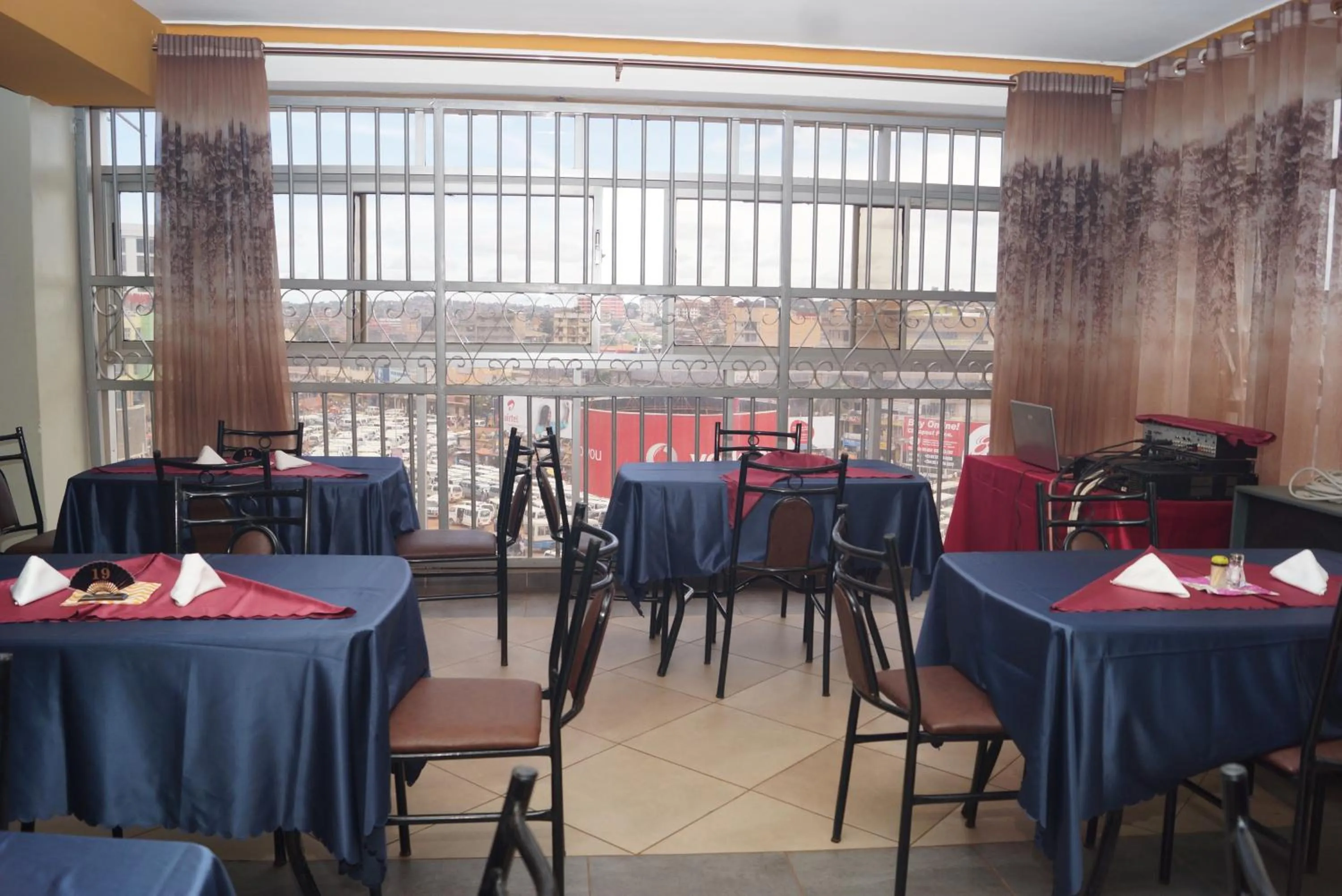 Restaurant/places to eat in Diamonds Hotel Kampala