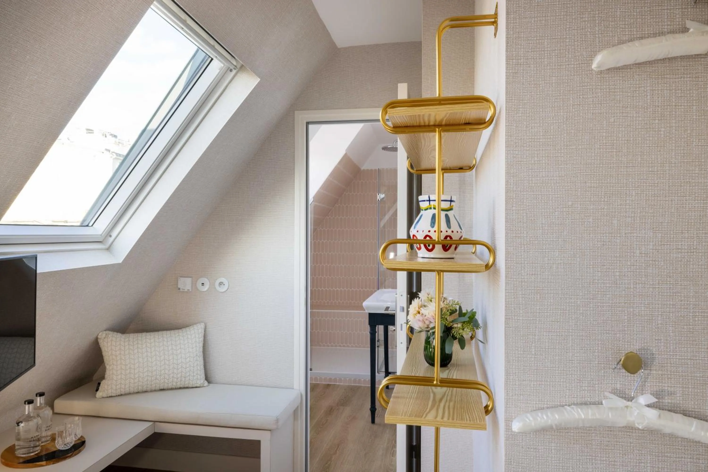 Seating area in Hôtel Madeleine Haussmann