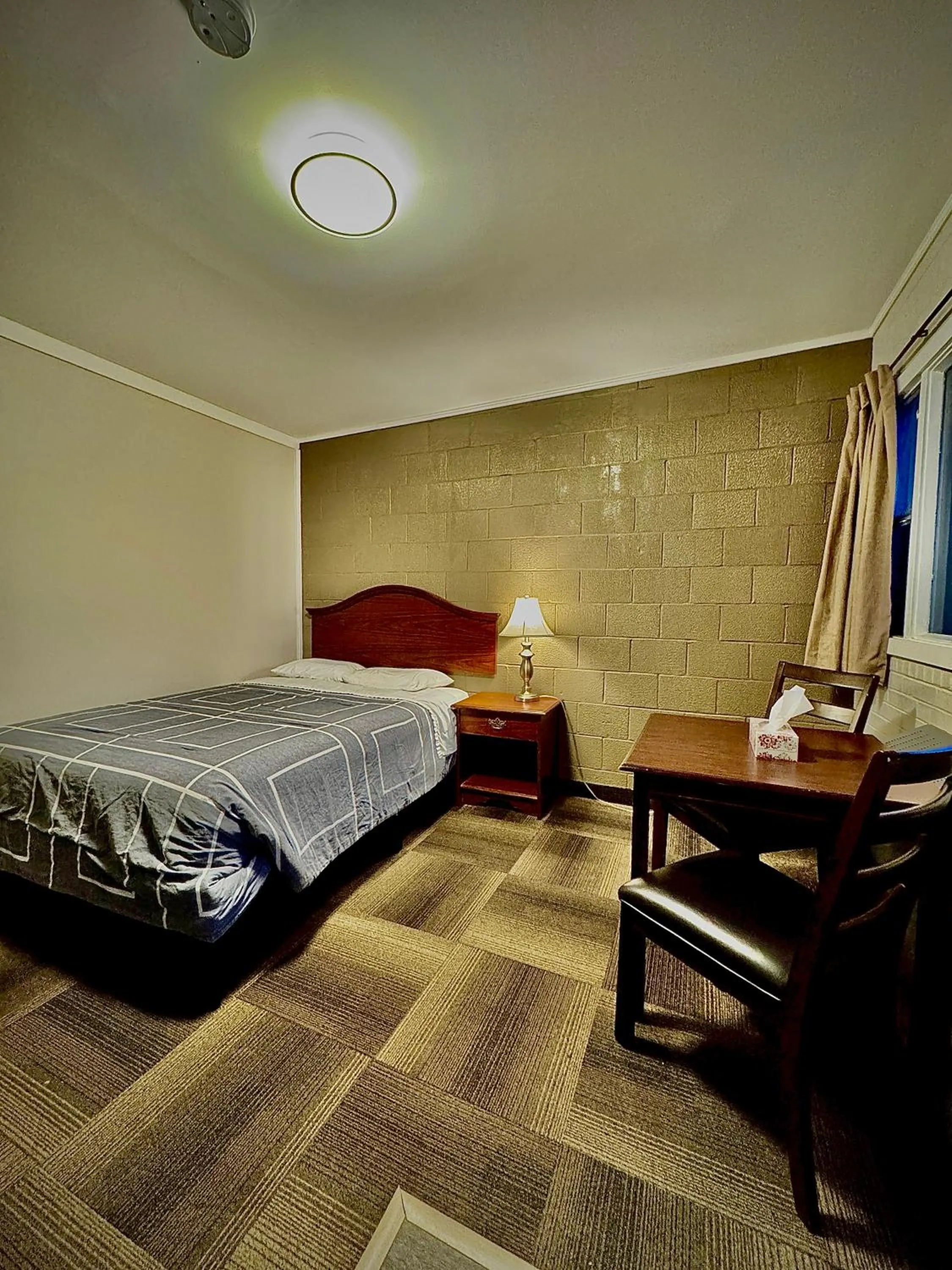 Bed in Caravel Motel