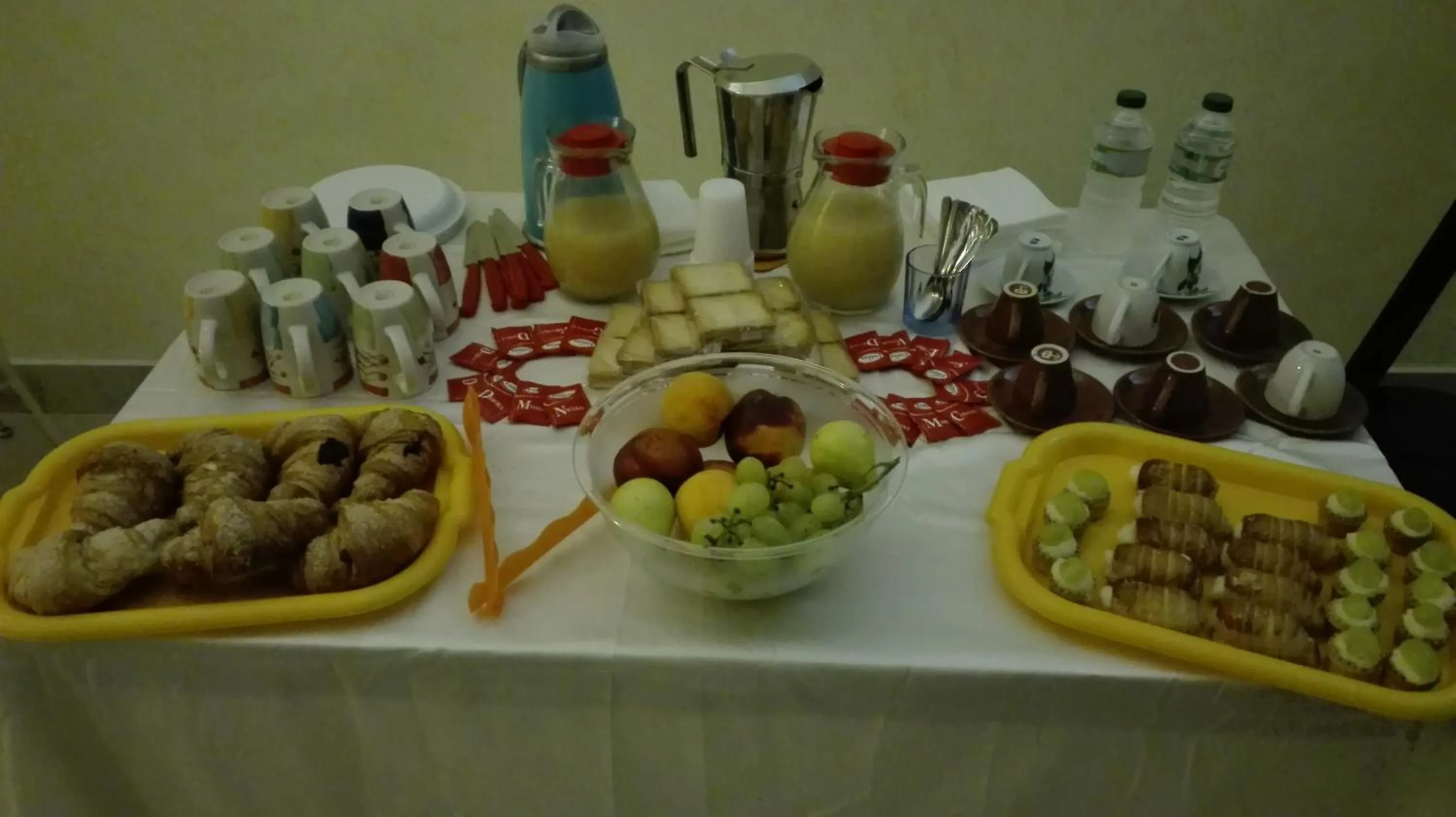 Buffet breakfast in B&b Candido Vacanze