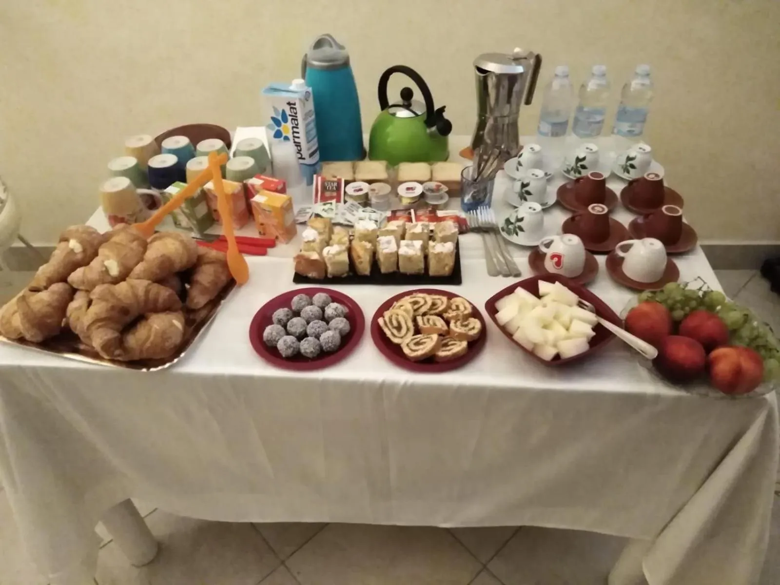 Buffet breakfast in B&b Candido Vacanze