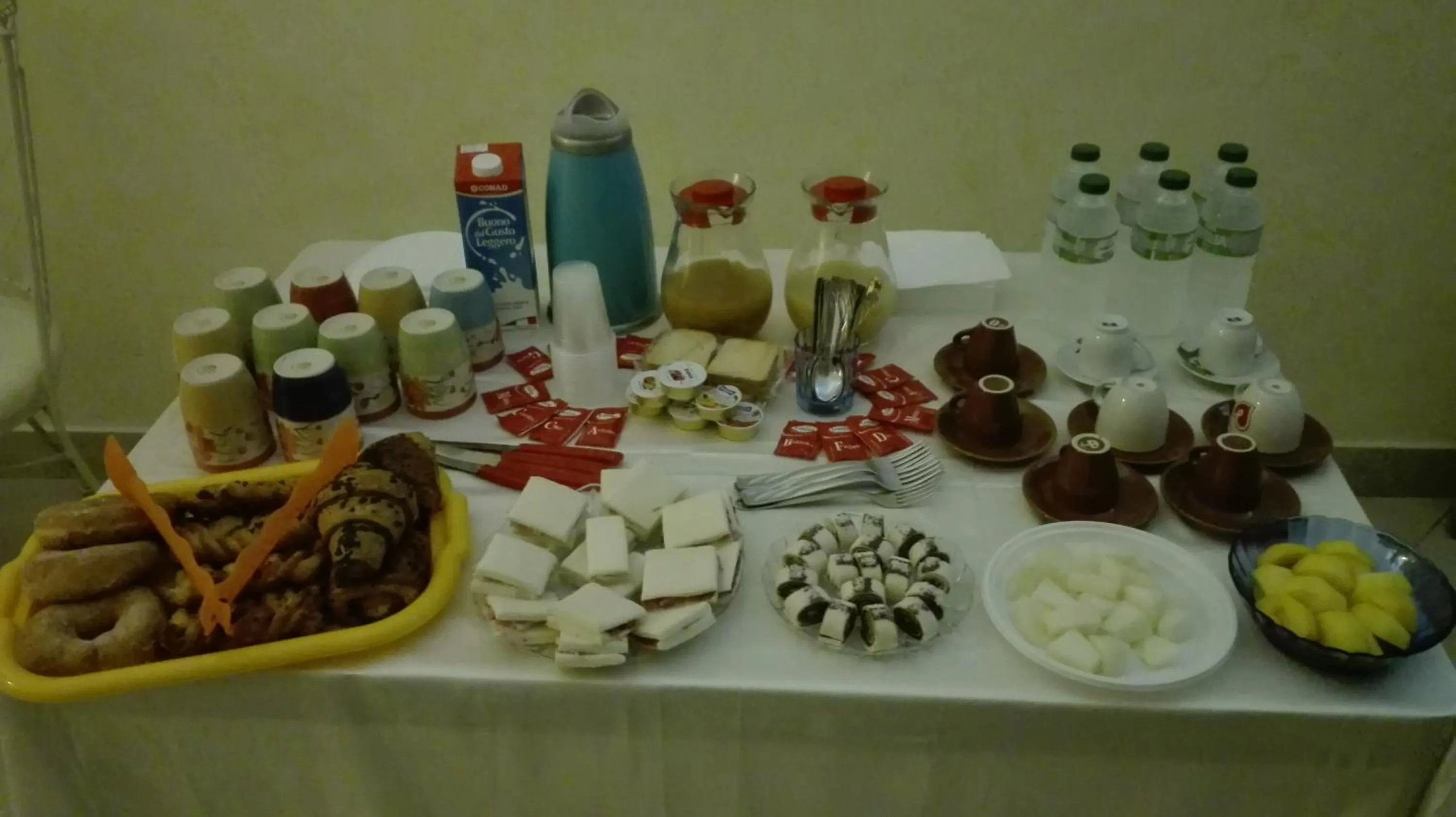 Buffet breakfast in B&b Candido Vacanze