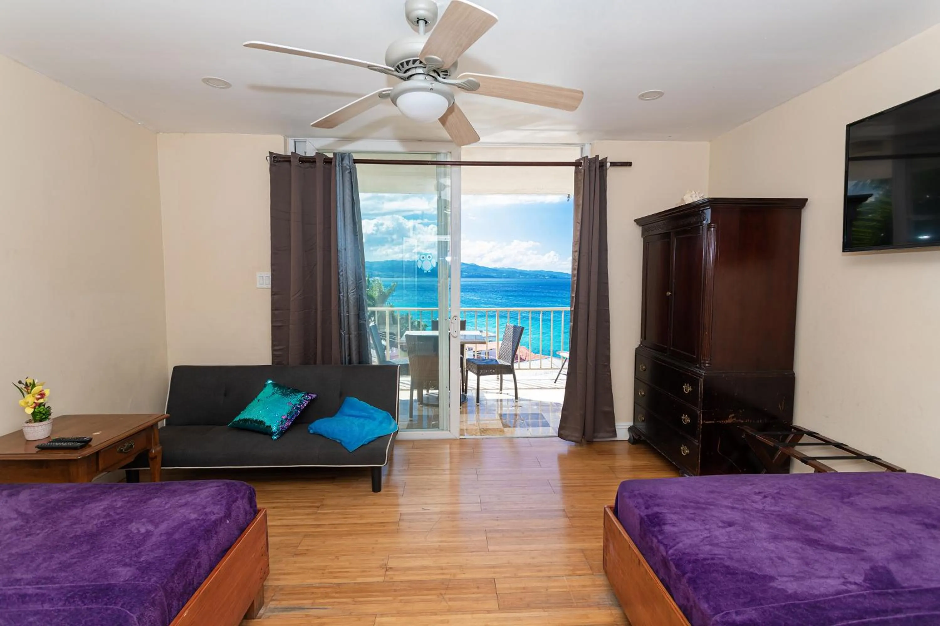 Bed in Montego Bay Club Apartments