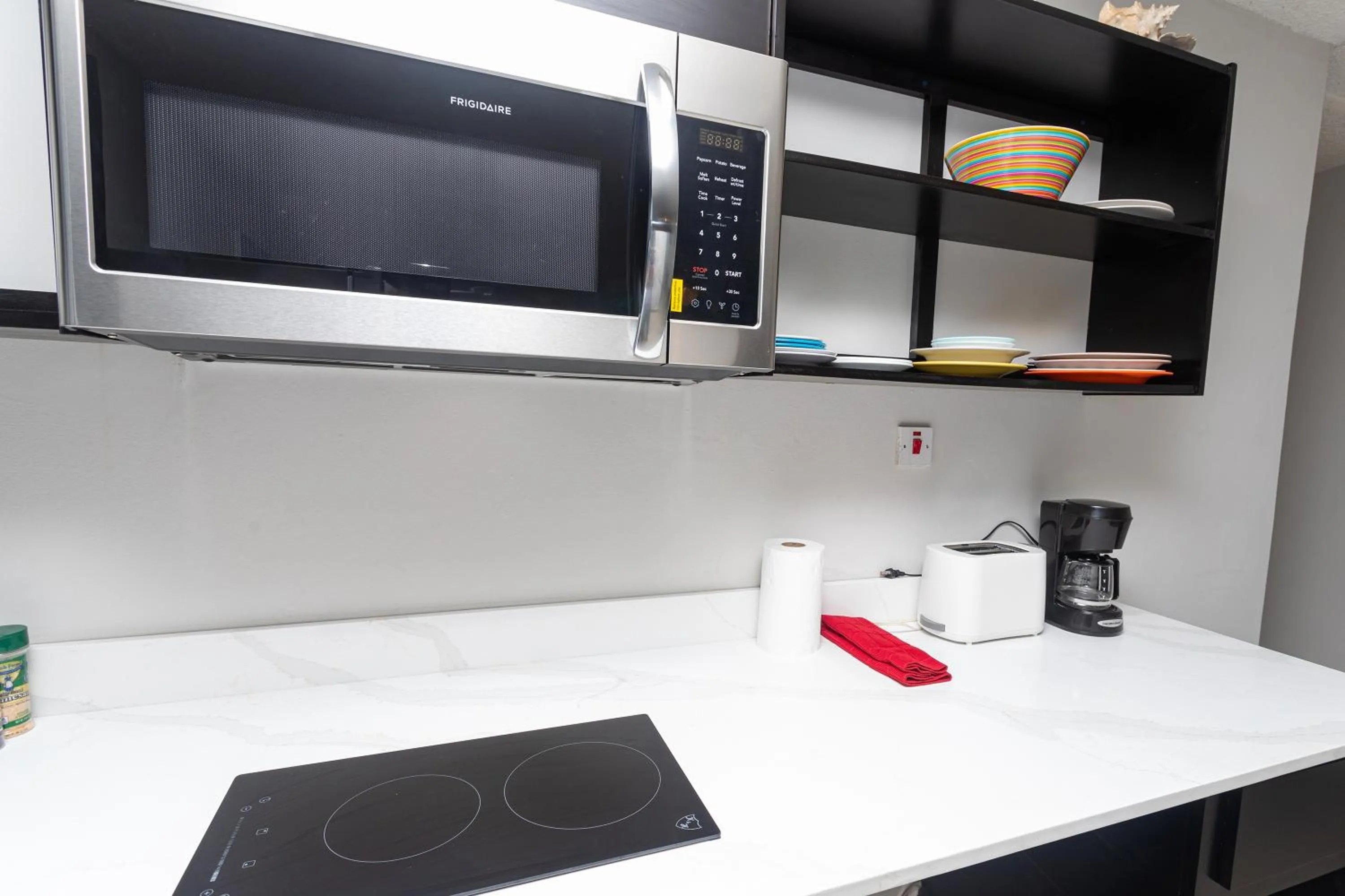 Coffee/tea facilities in Montego Bay Club Apartments