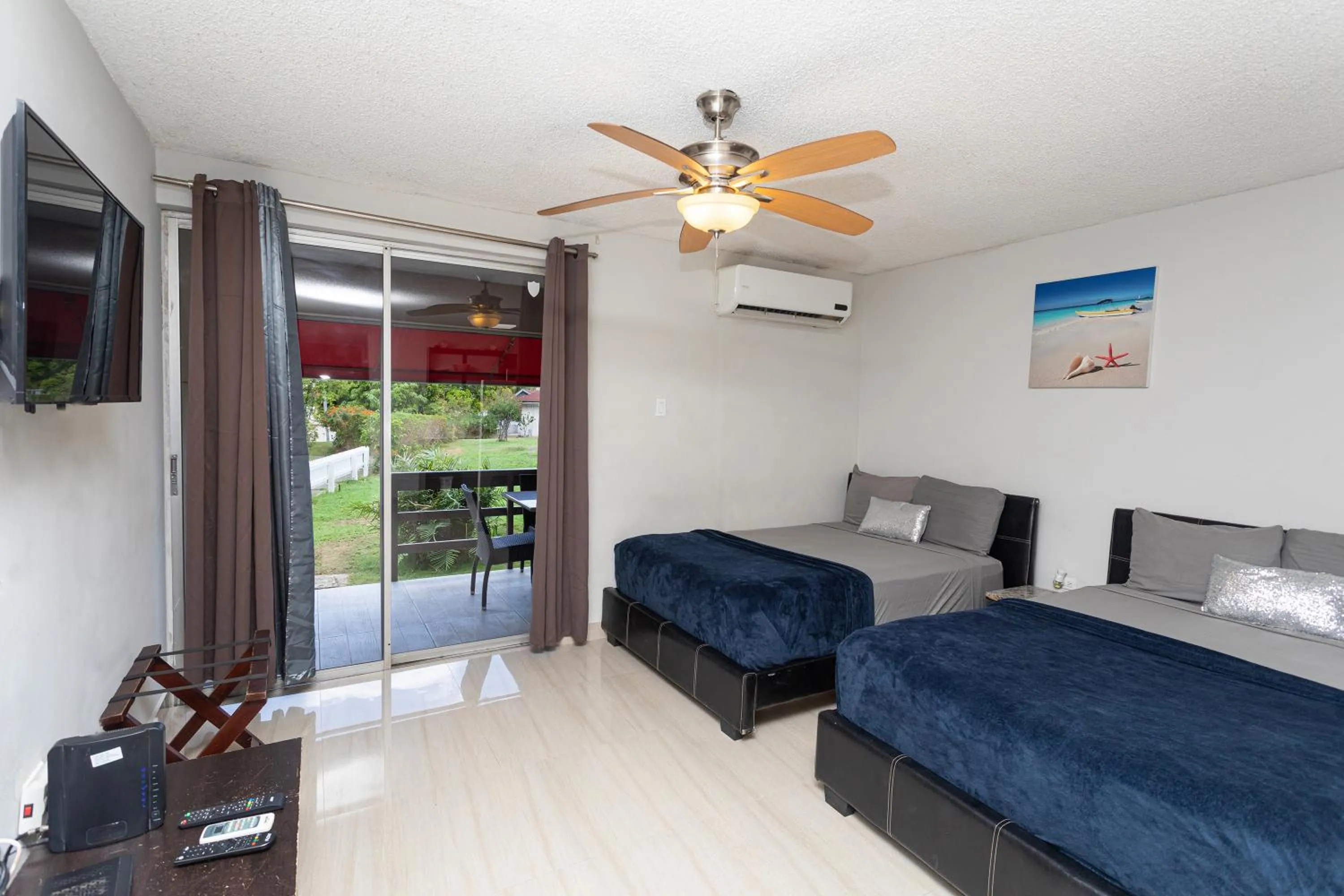 Bed in Montego Bay Club Apartments