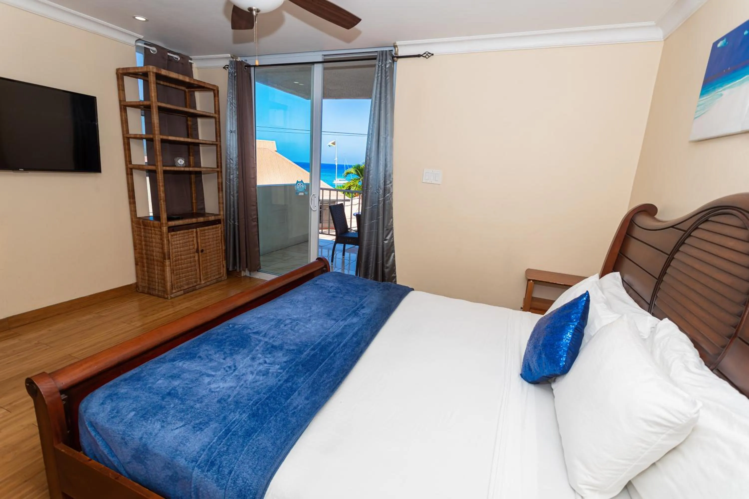 Bed in Montego Bay Club Apartments