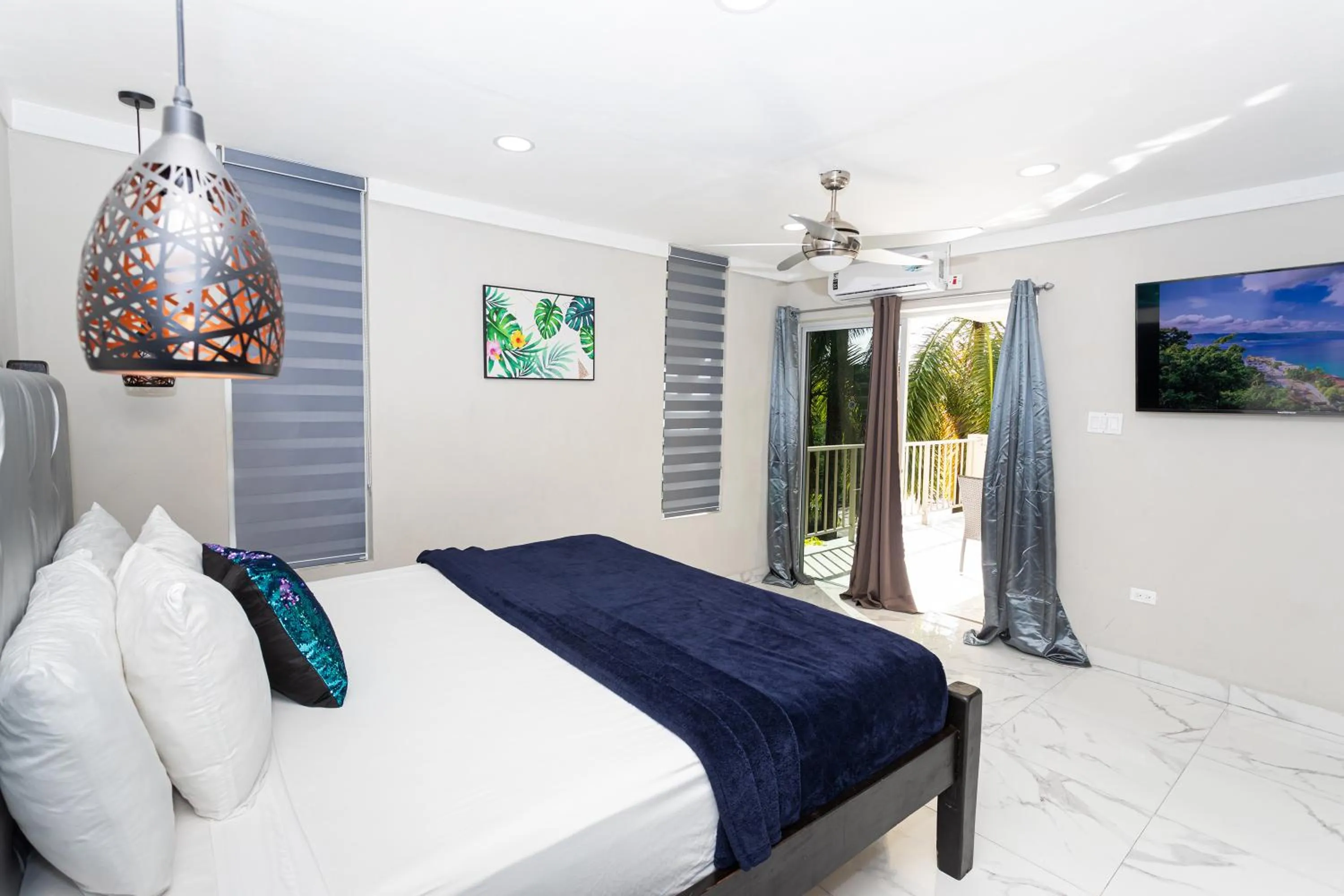 Bed in Montego Bay Club Apartments