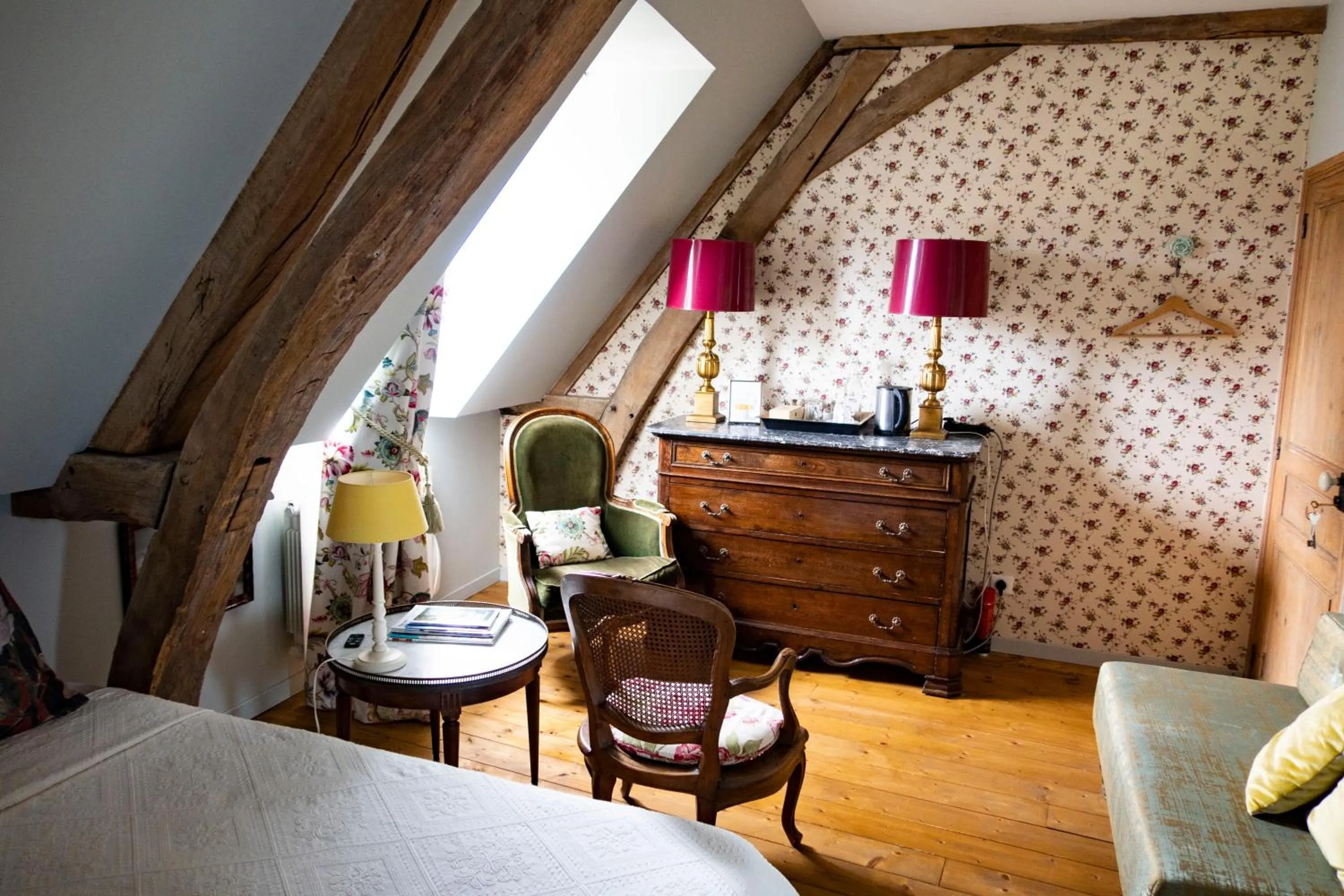 Photo of the whole room, Bed in Jan's place in Burgundy