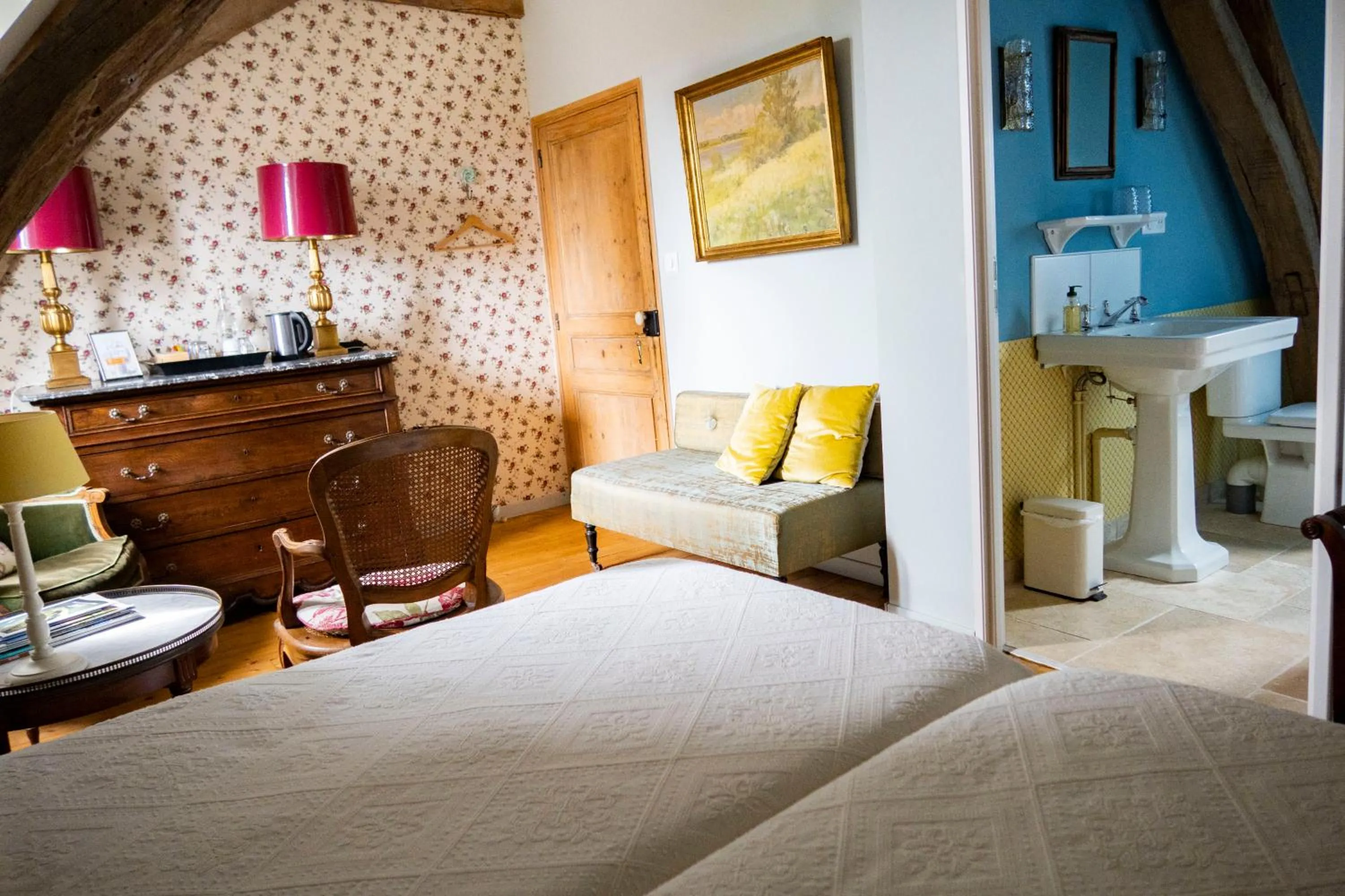 Coffee/tea facilities, Bed in Jan's place in Burgundy