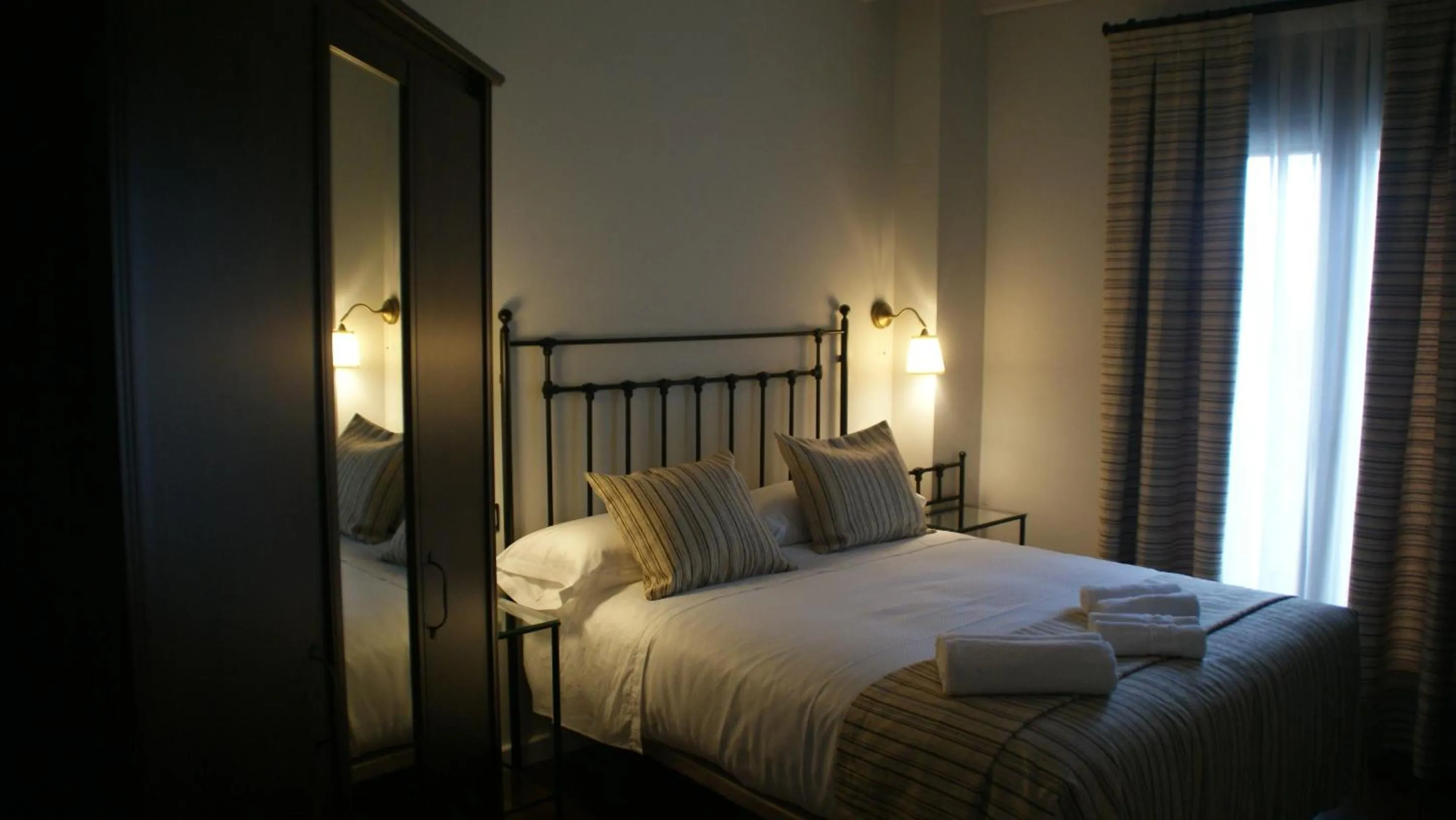 Photo of the whole room, Bed in LANTIGUA CASA RURAL