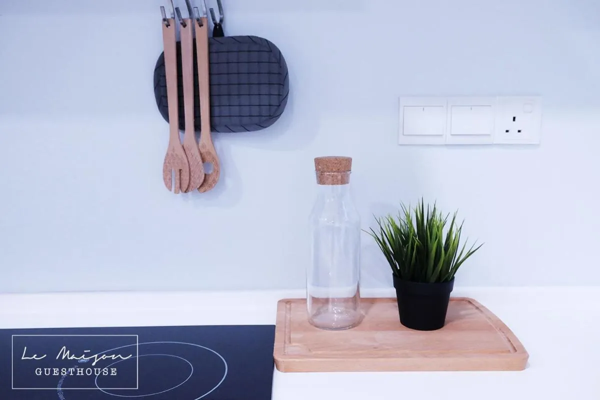 Kitchen or kitchenette in Le Maison GuestHouse Ipoh Majestic