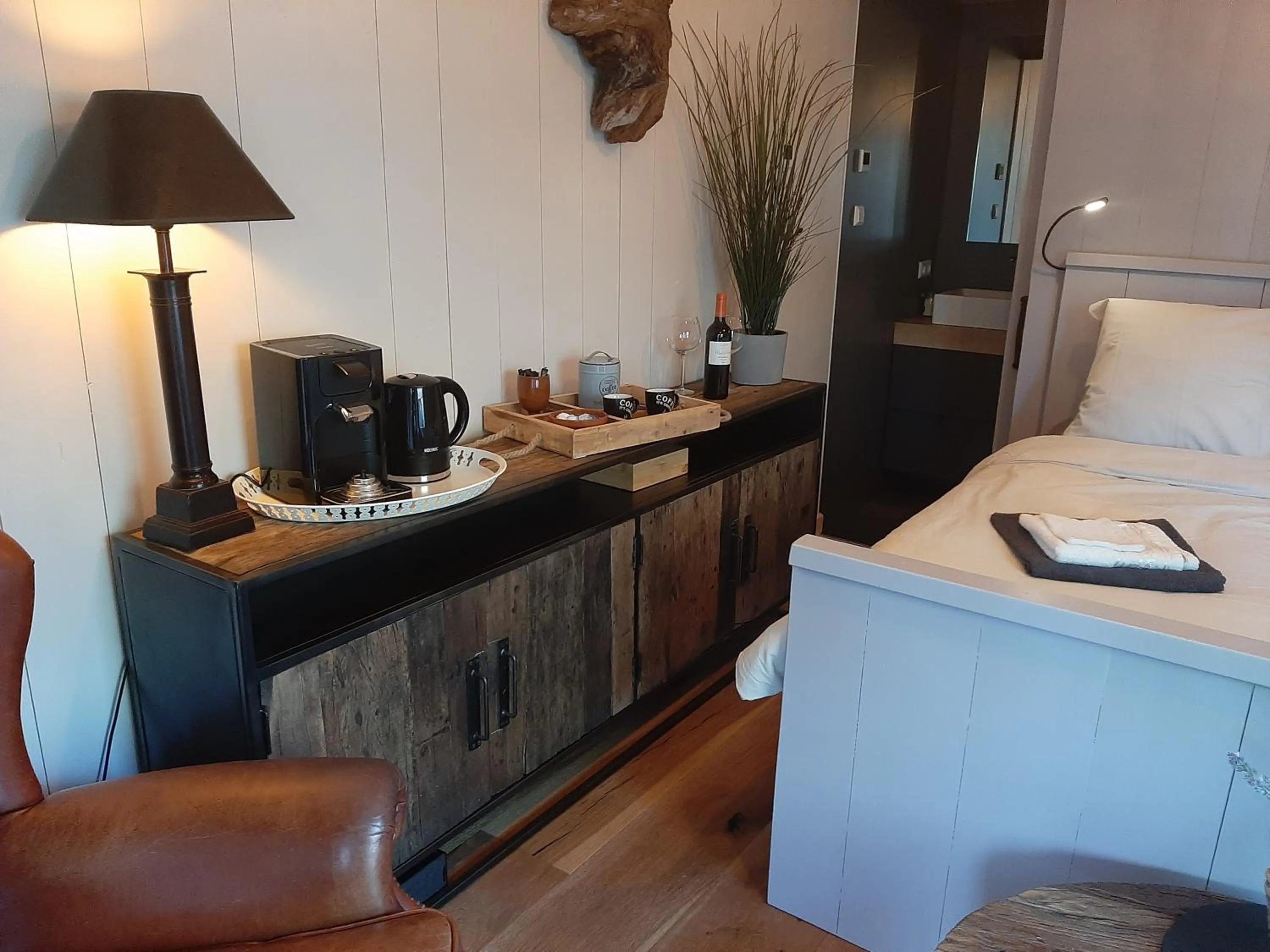 Coffee/tea facilities, Bed in Bed en Breakfast Gees