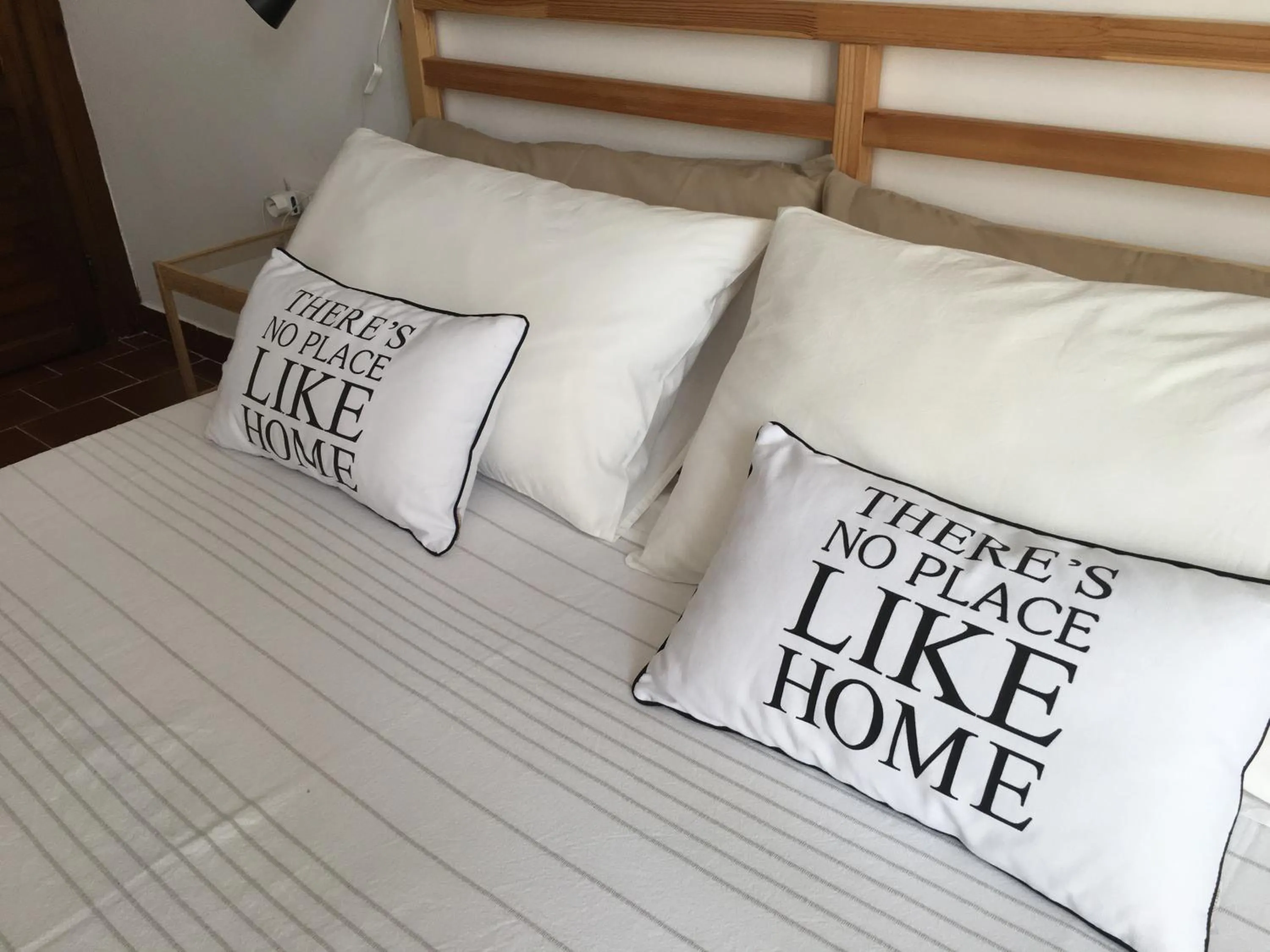 Decorative detail in 4 in piazza