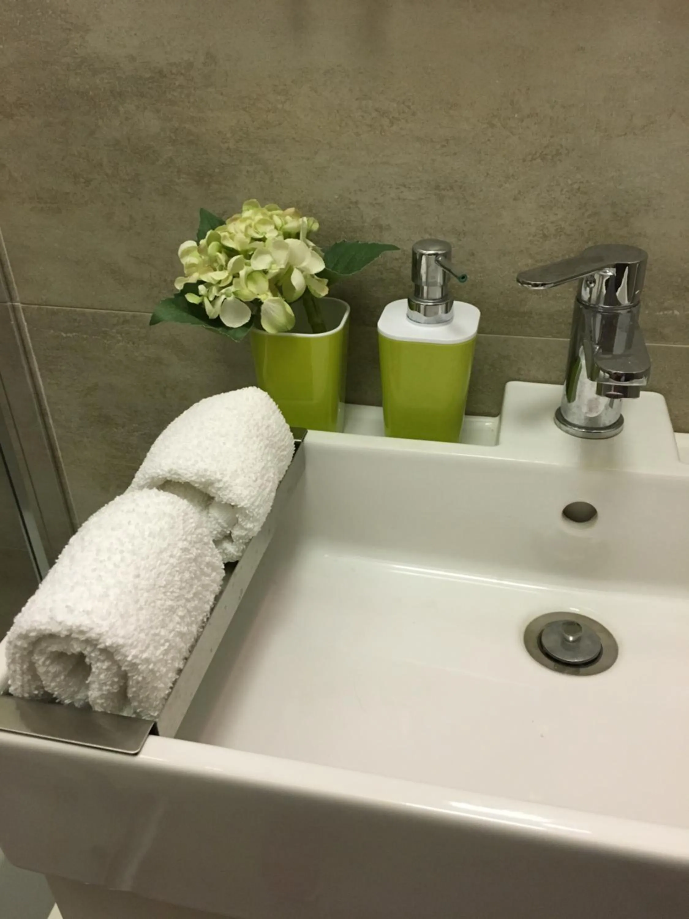 Bathroom in 4 in piazza