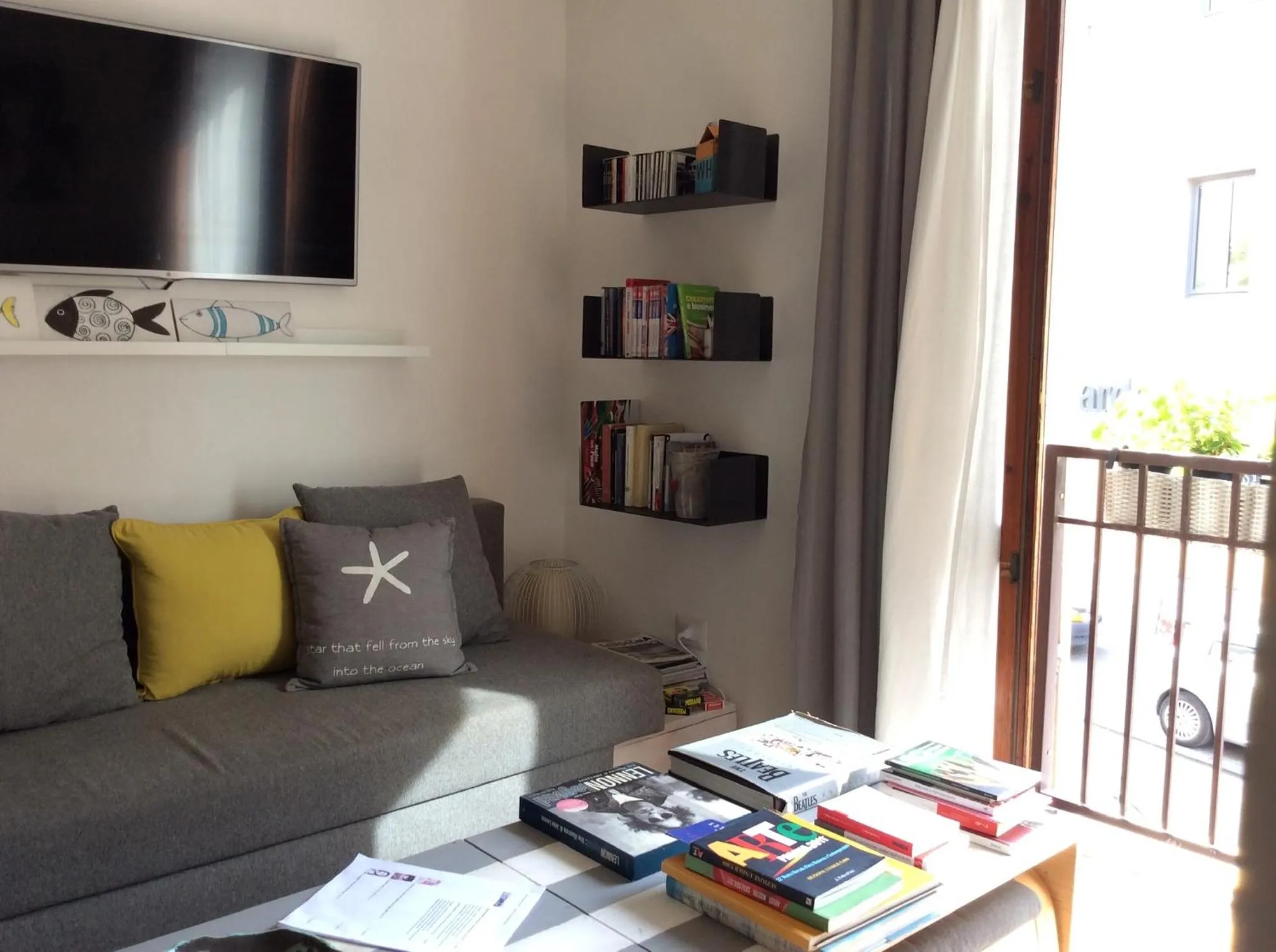 Library in 4 in piazza