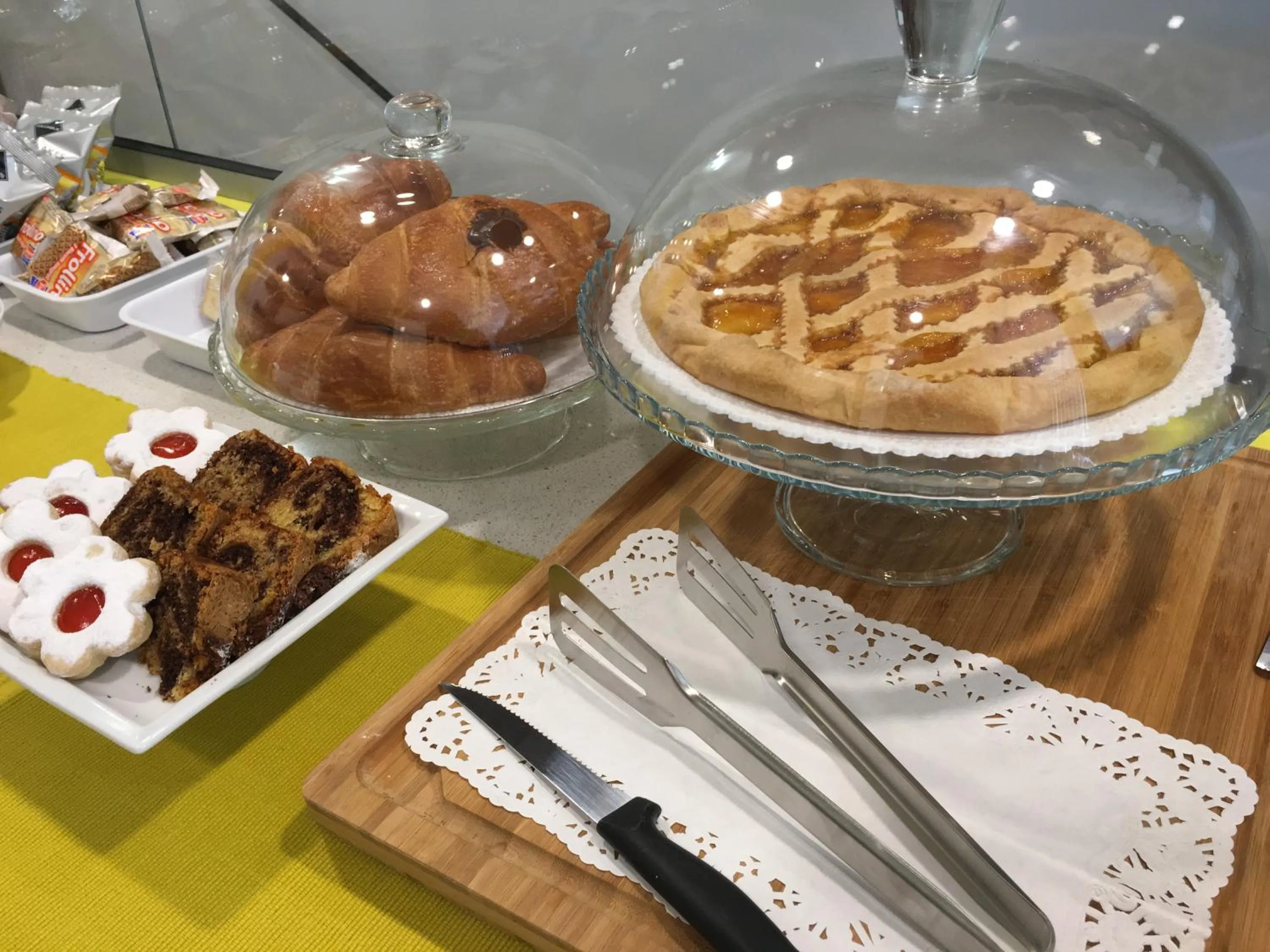 Breakfast in 4 in piazza