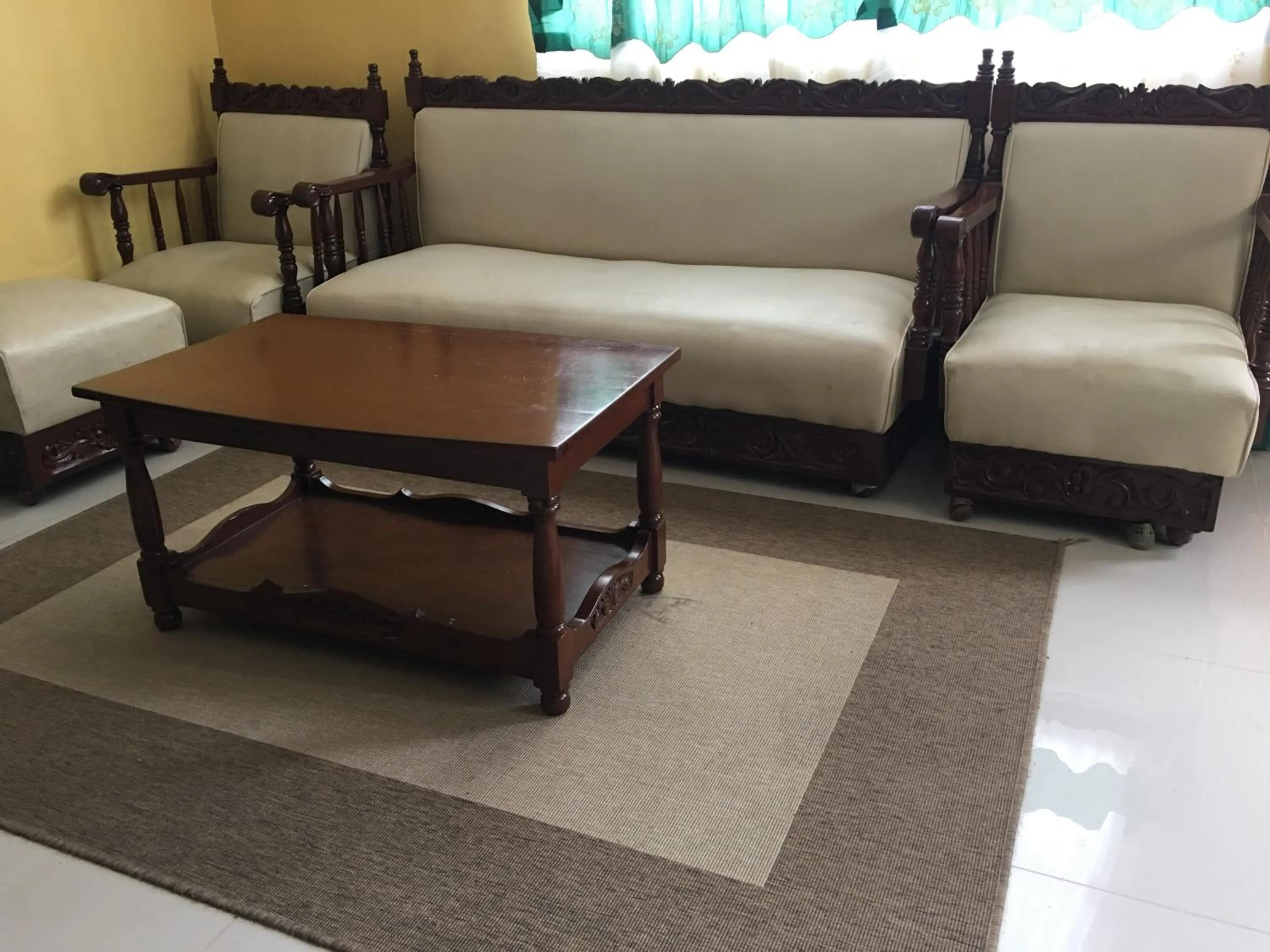 Communal lounge/ TV room in Pines Mansion 2 Homestay Rooms for Rent in Cash with 30 percent Advance Payment to Confirm