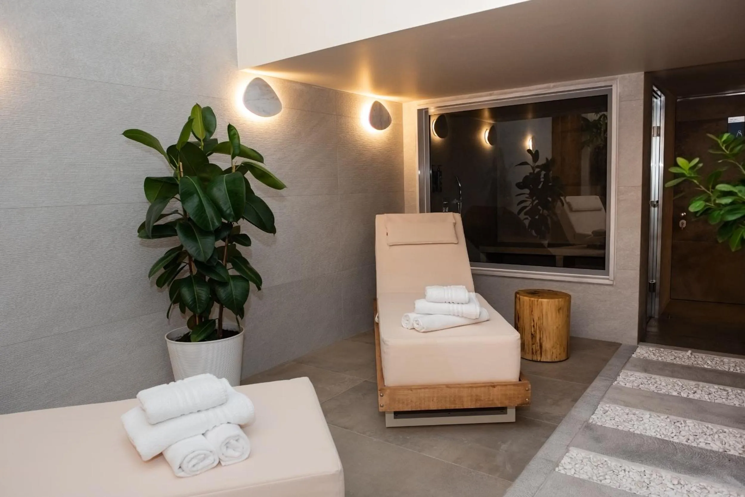 Steam room in White Luxury