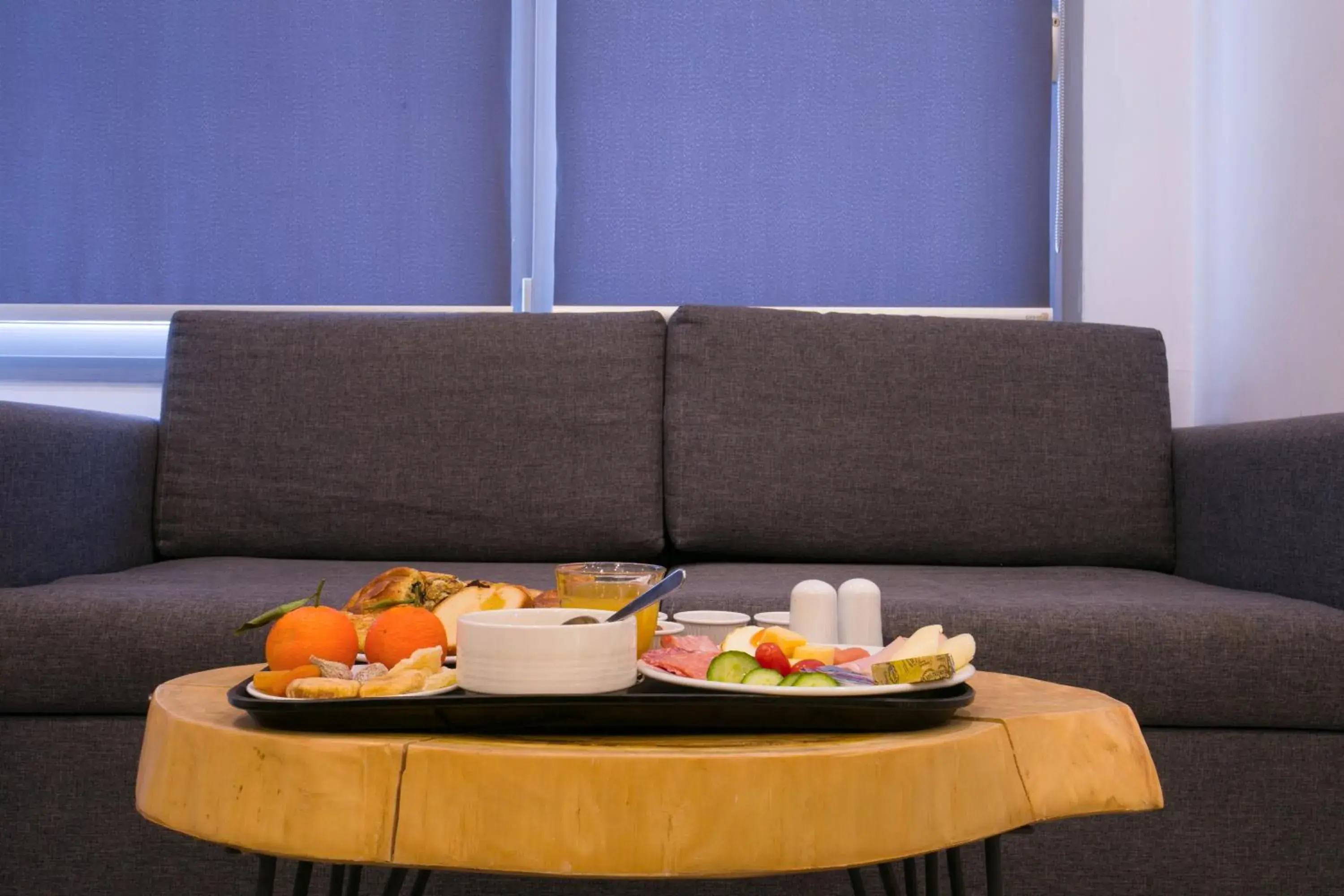 Family Room with Sea View in White Luxury Family Room with Sea View in White Luxury