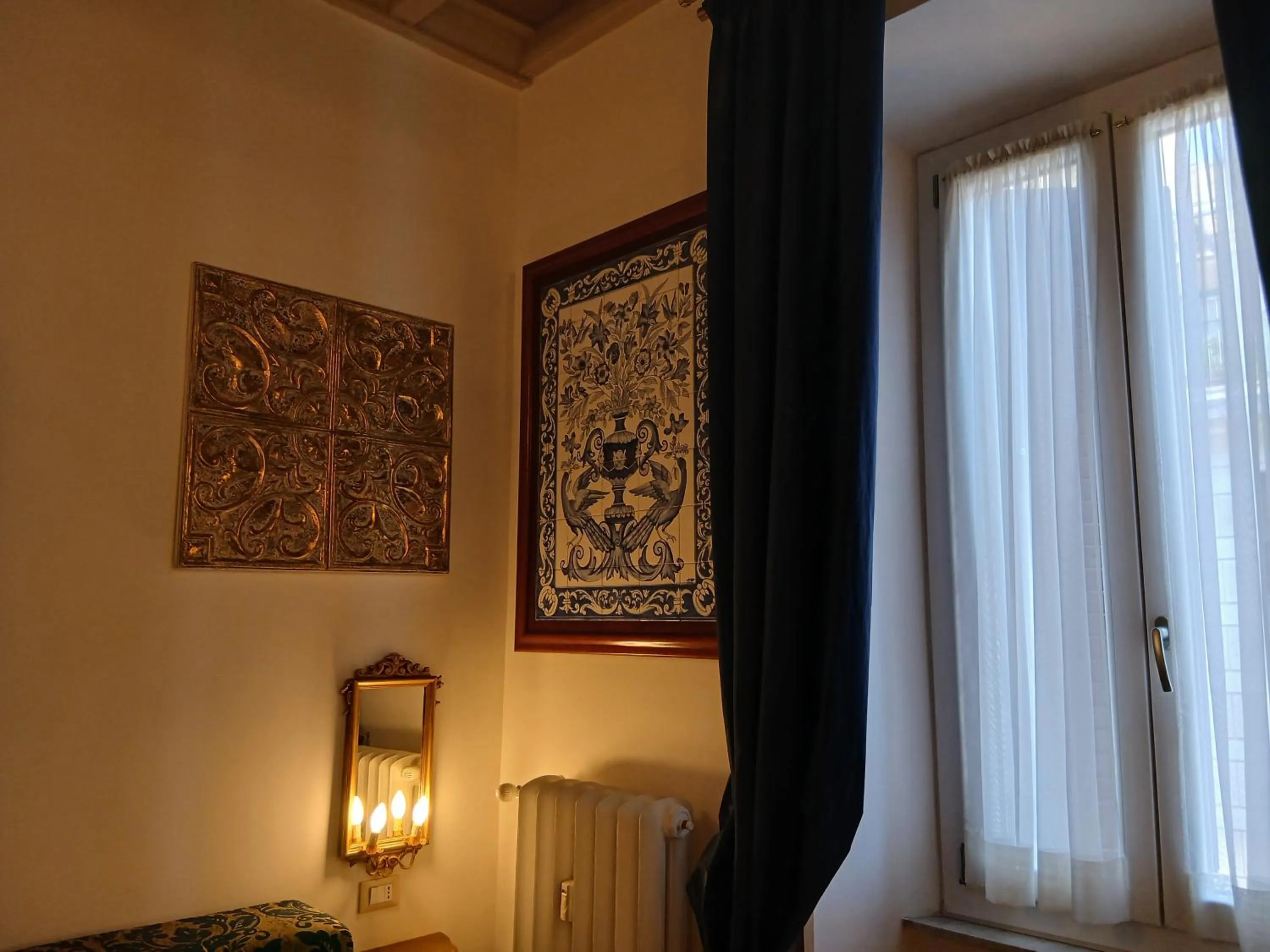 Decorative detail in Excellent Trinity Rooms