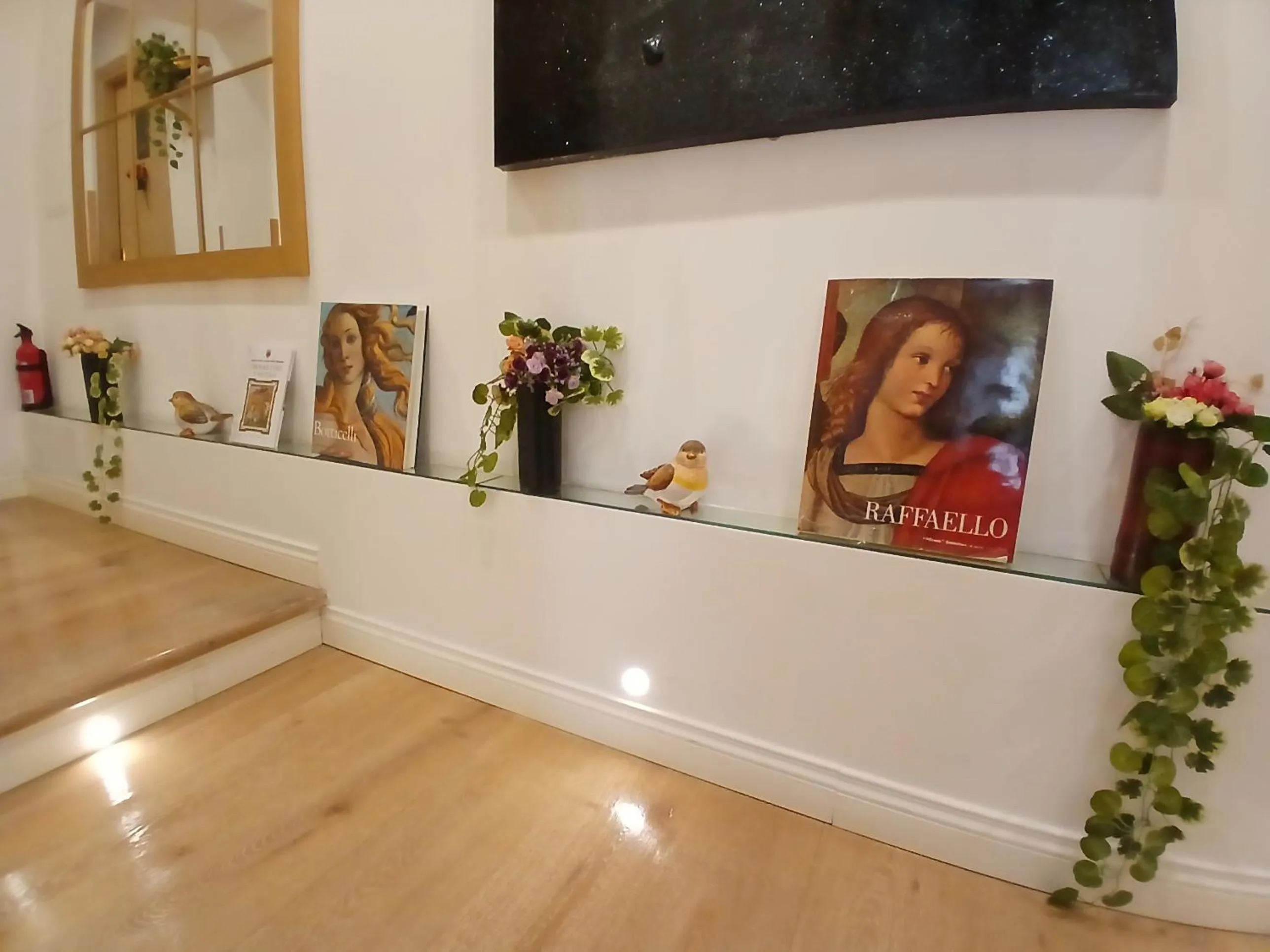 Decorative detail in Excellent Trinity Rooms