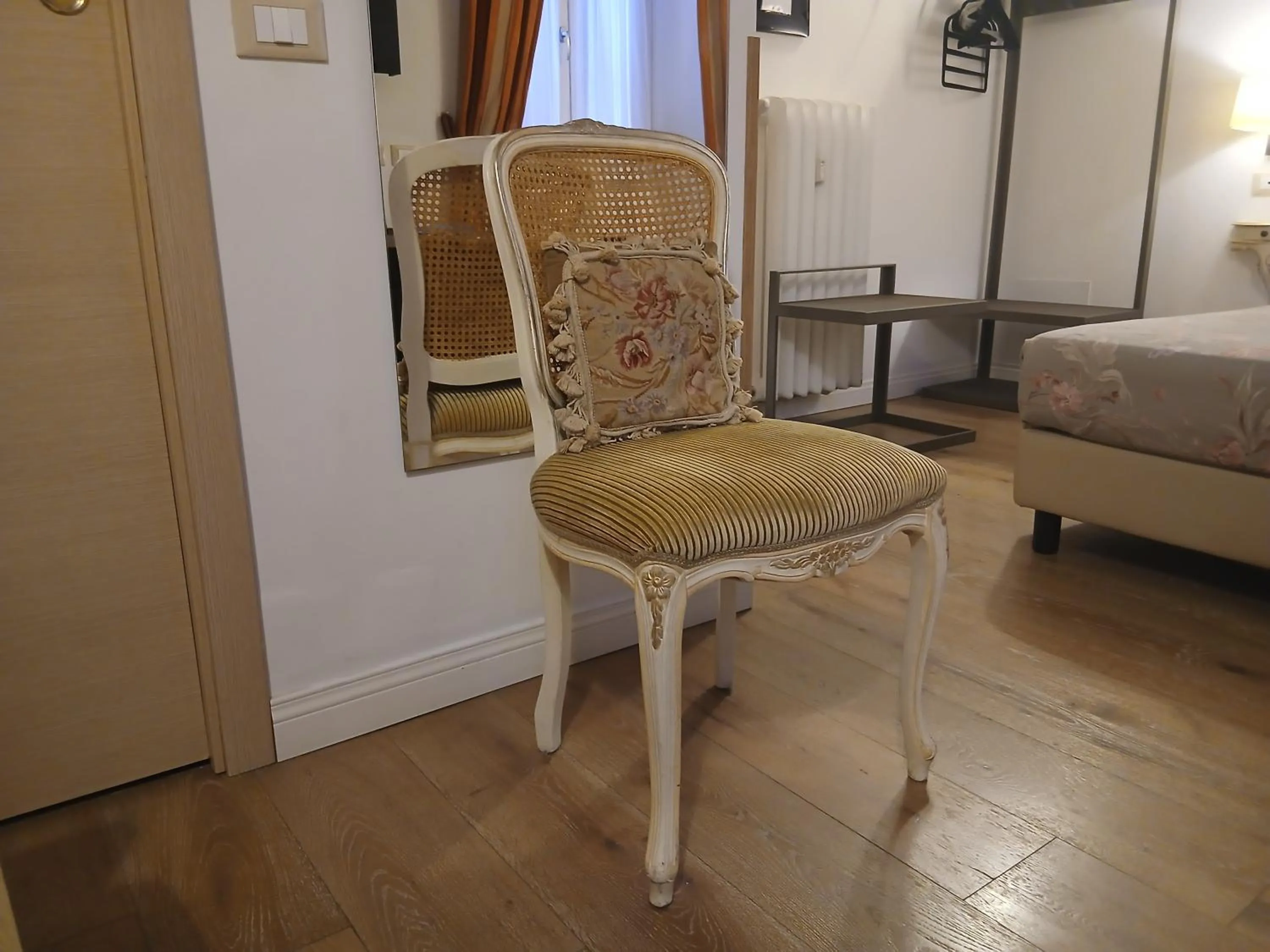 Decorative detail in Excellent Trinity Rooms