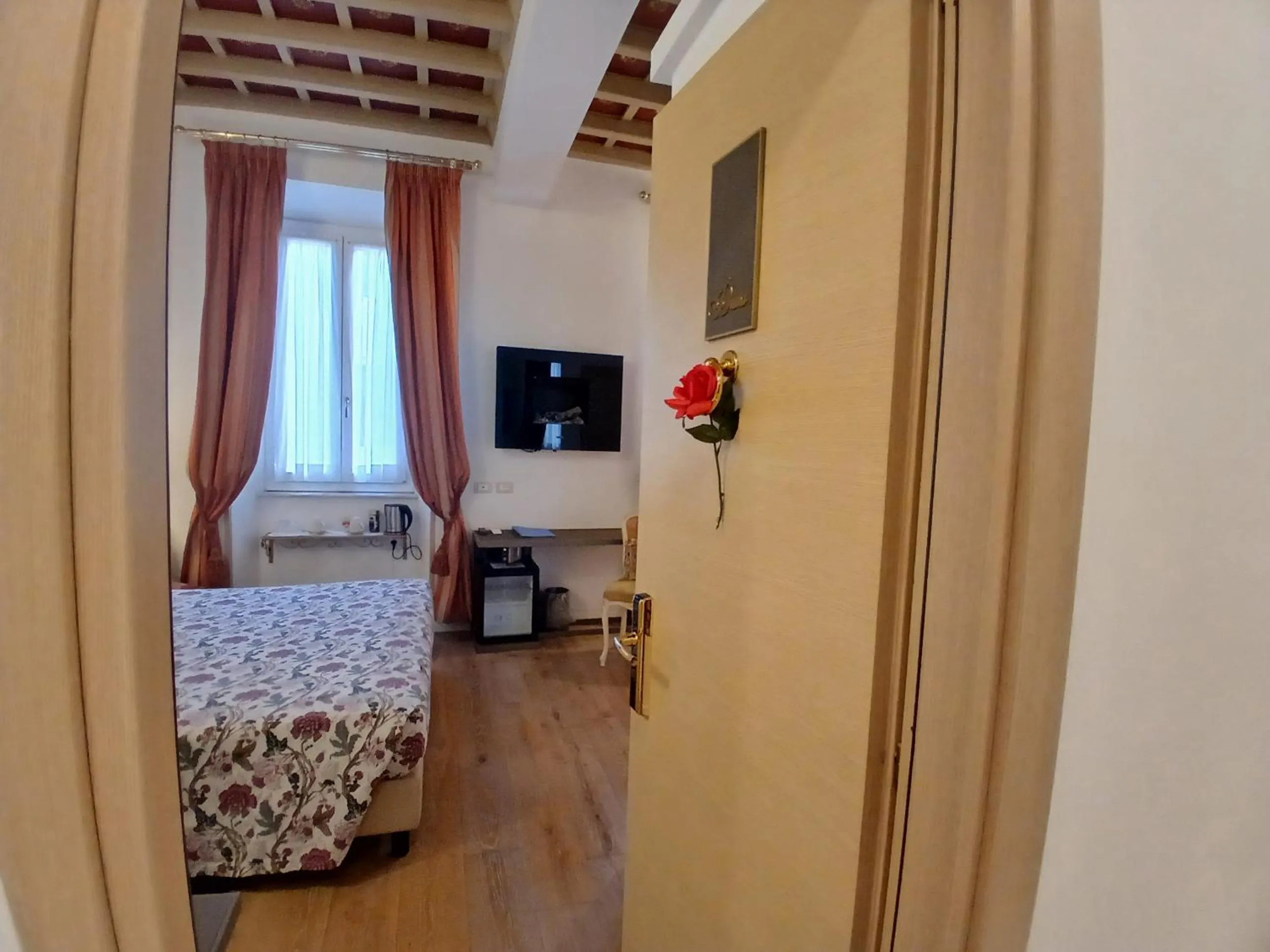 Bedroom, Bed in Excellent Trinity Rooms