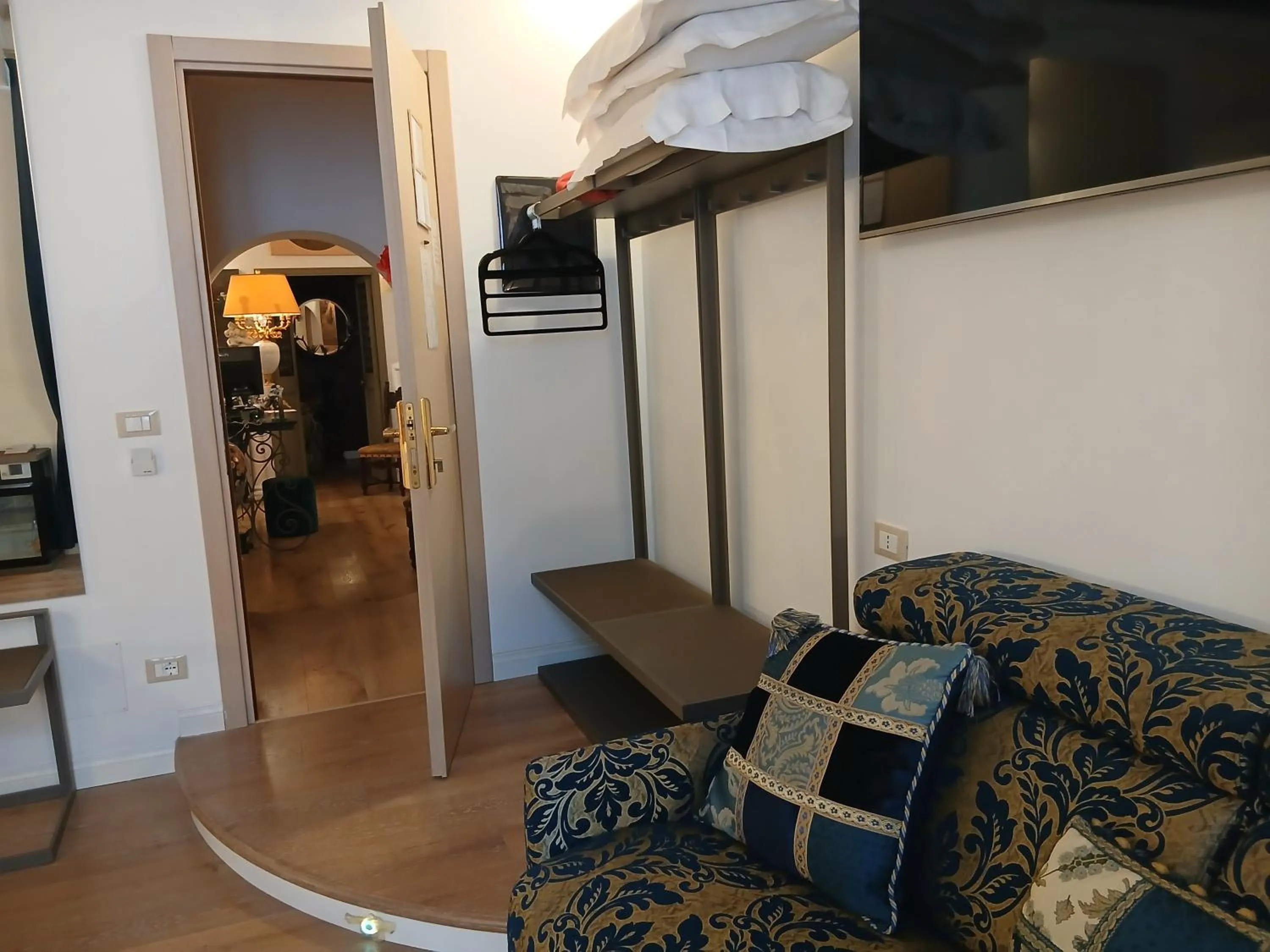 Bedroom in Excellent Trinity Rooms