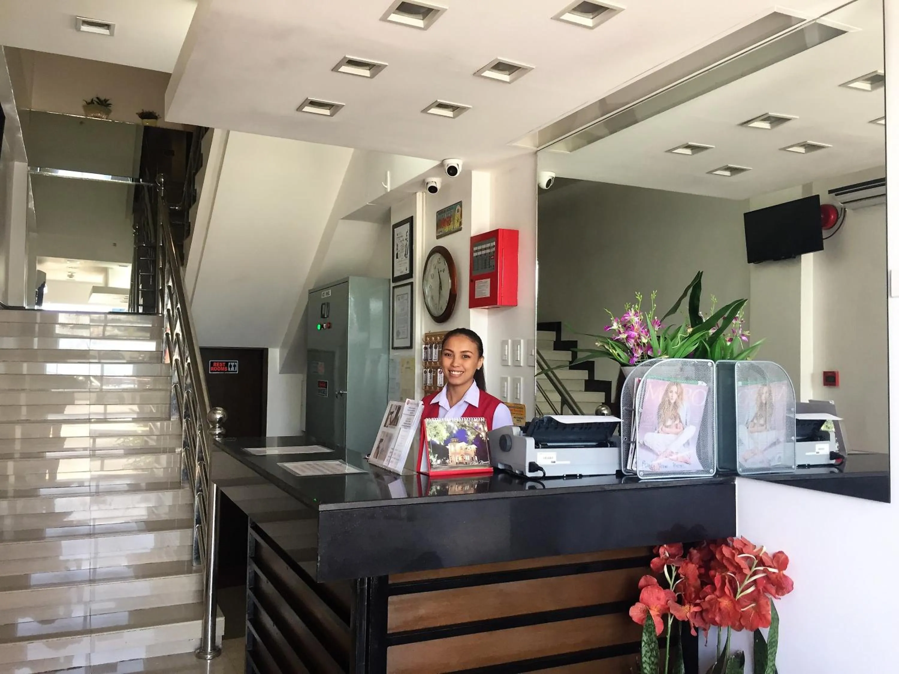 Lobby or reception in PearLi View Hotel Iloilo powered by Cocotel