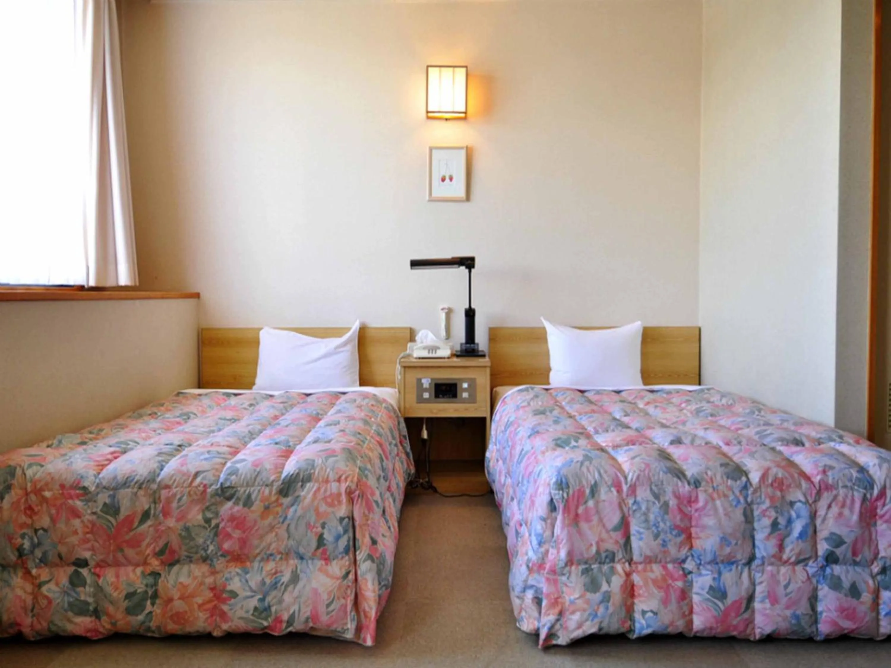 Photo of the whole room, Bed in Hotel King