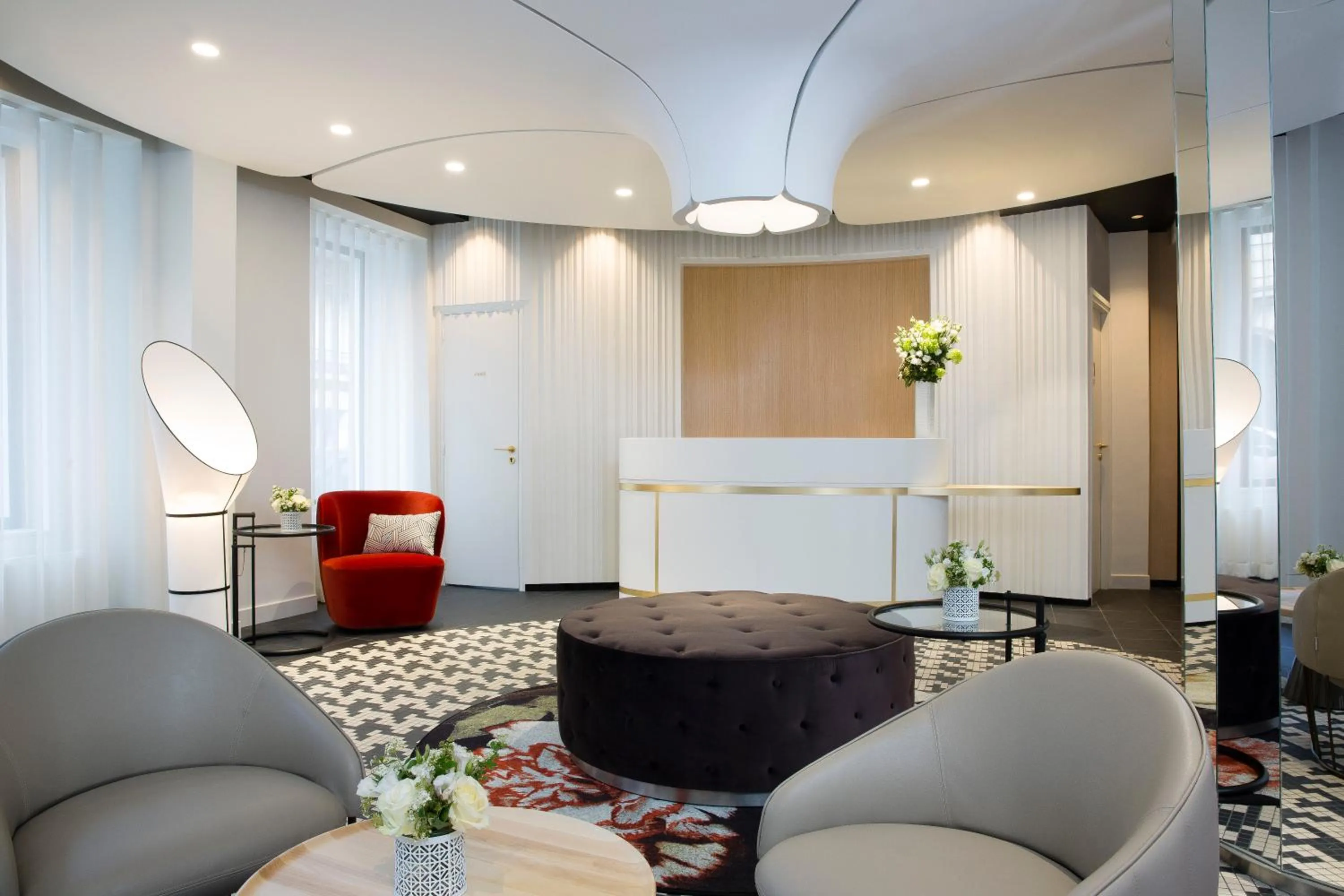 Lobby or reception in Hôtel Pastel Paris