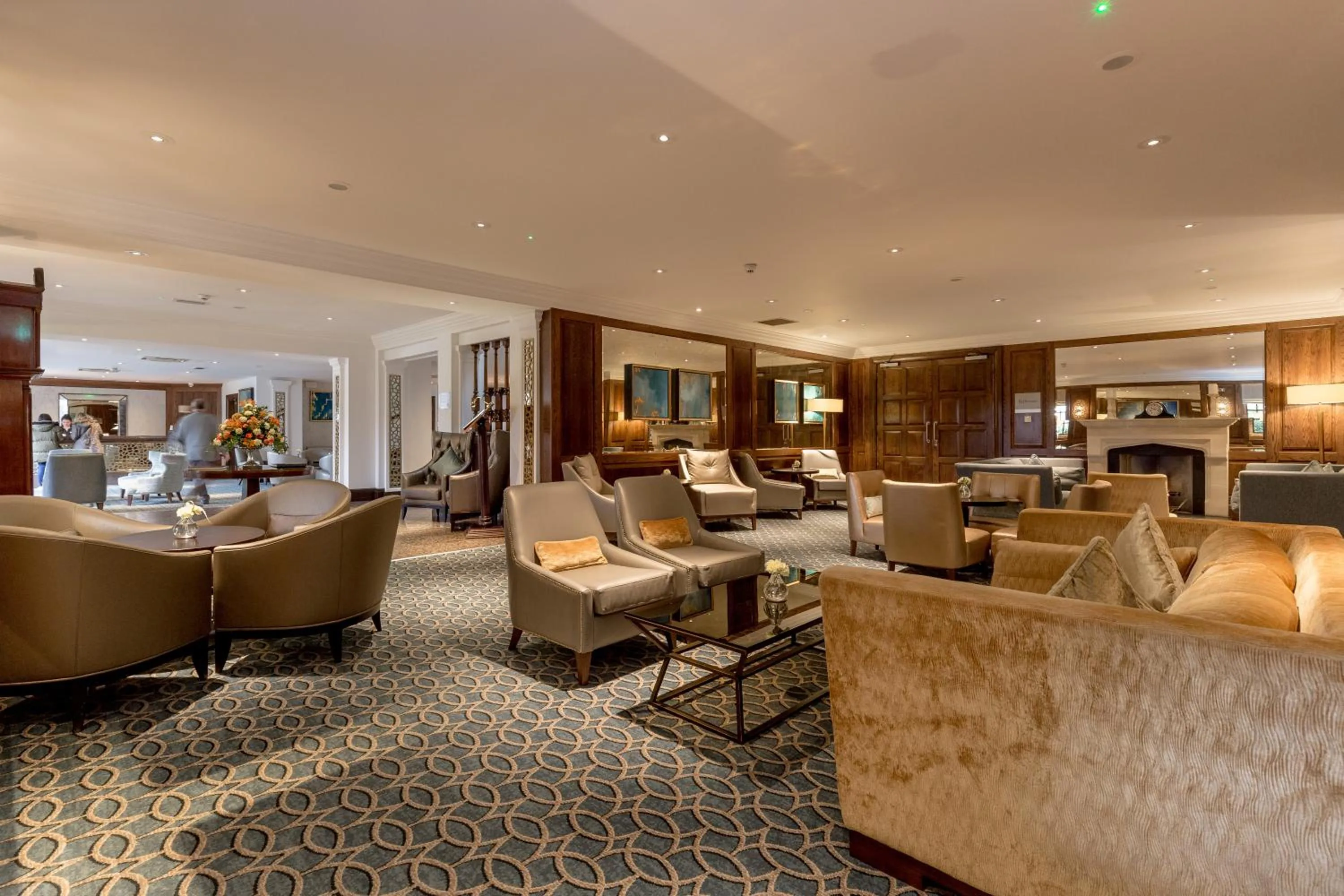 Lounge or bar in Western House Hotel At Ayr Racecourse