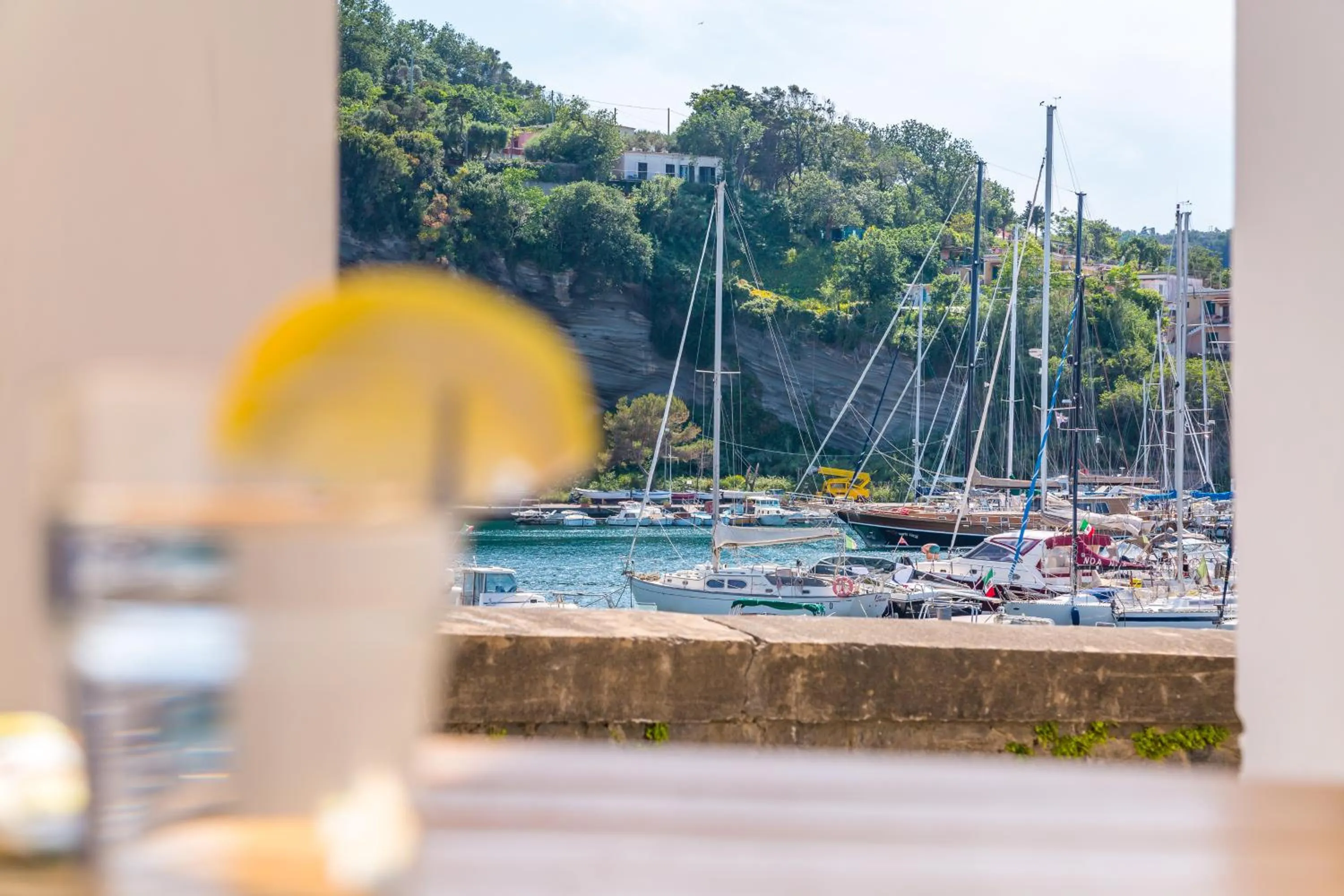La finestra sul mare by Tizzano House