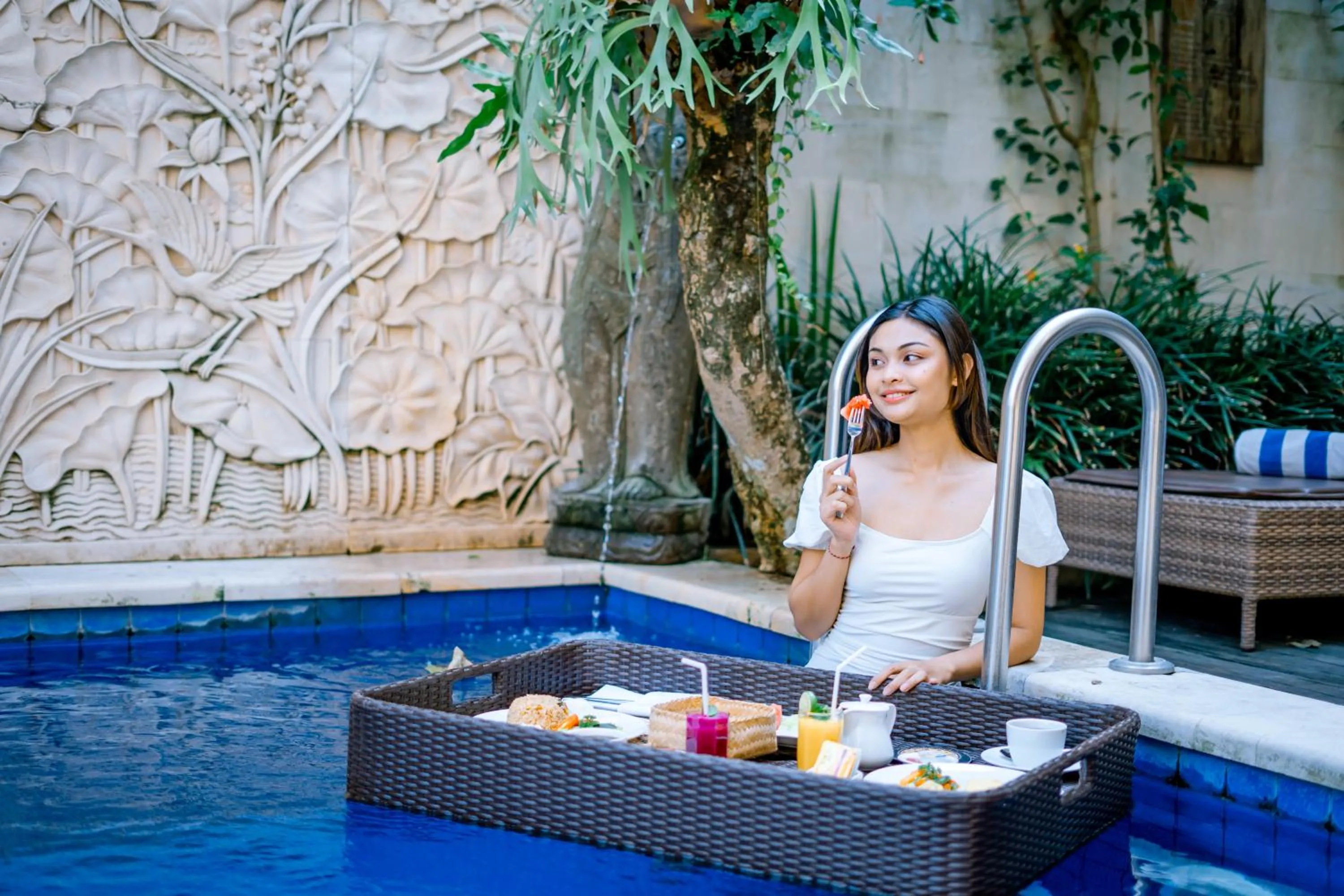 Swimming pool in Jani's Place Cottage by Purely