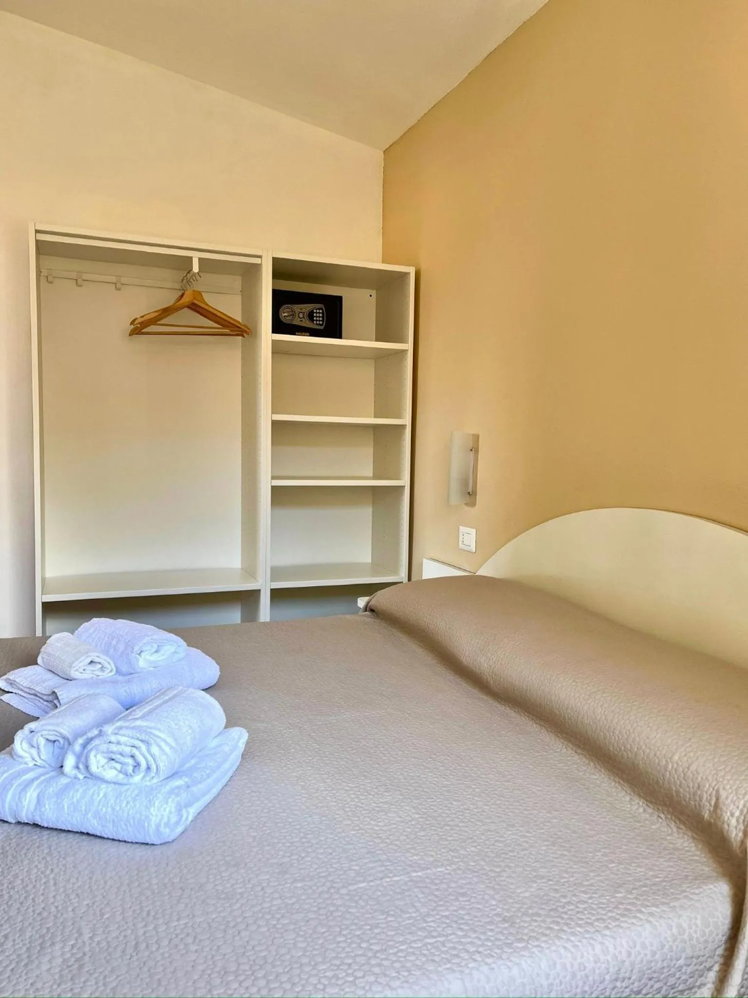 Bedroom, Bed in Cilento Dreams Village