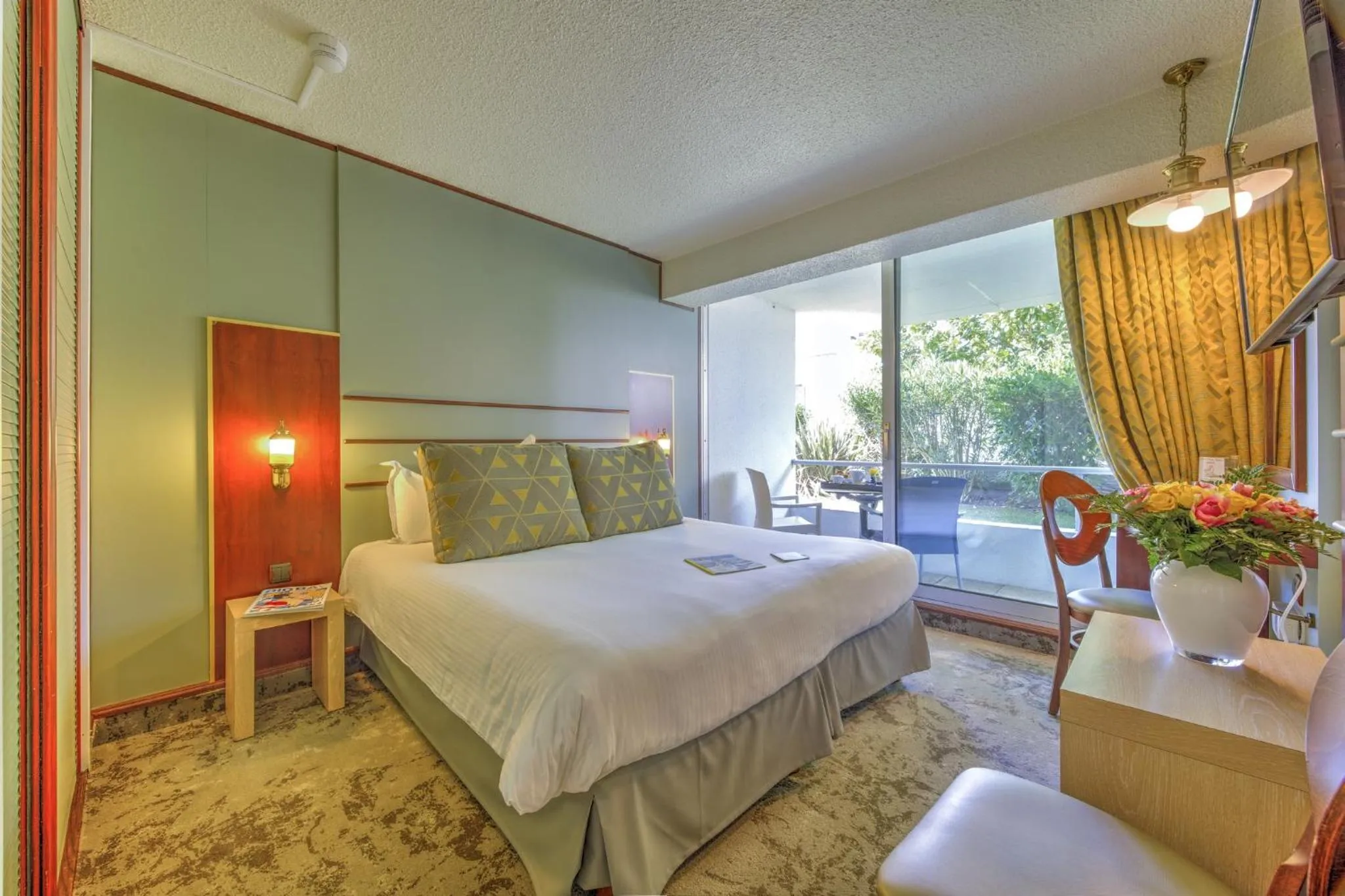 Family, Bed in Hôtel Point France