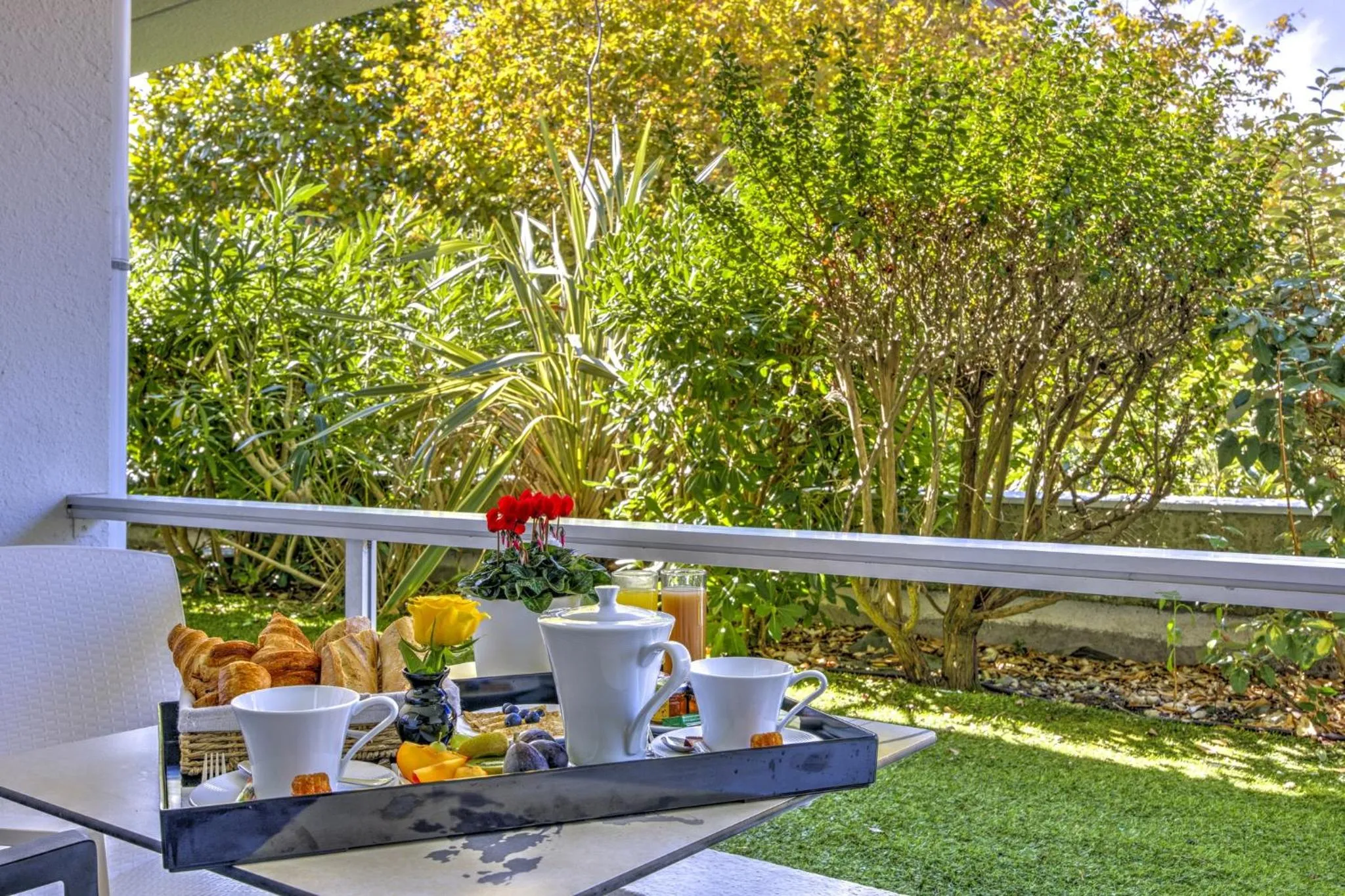 Garden view in Hôtel Point France